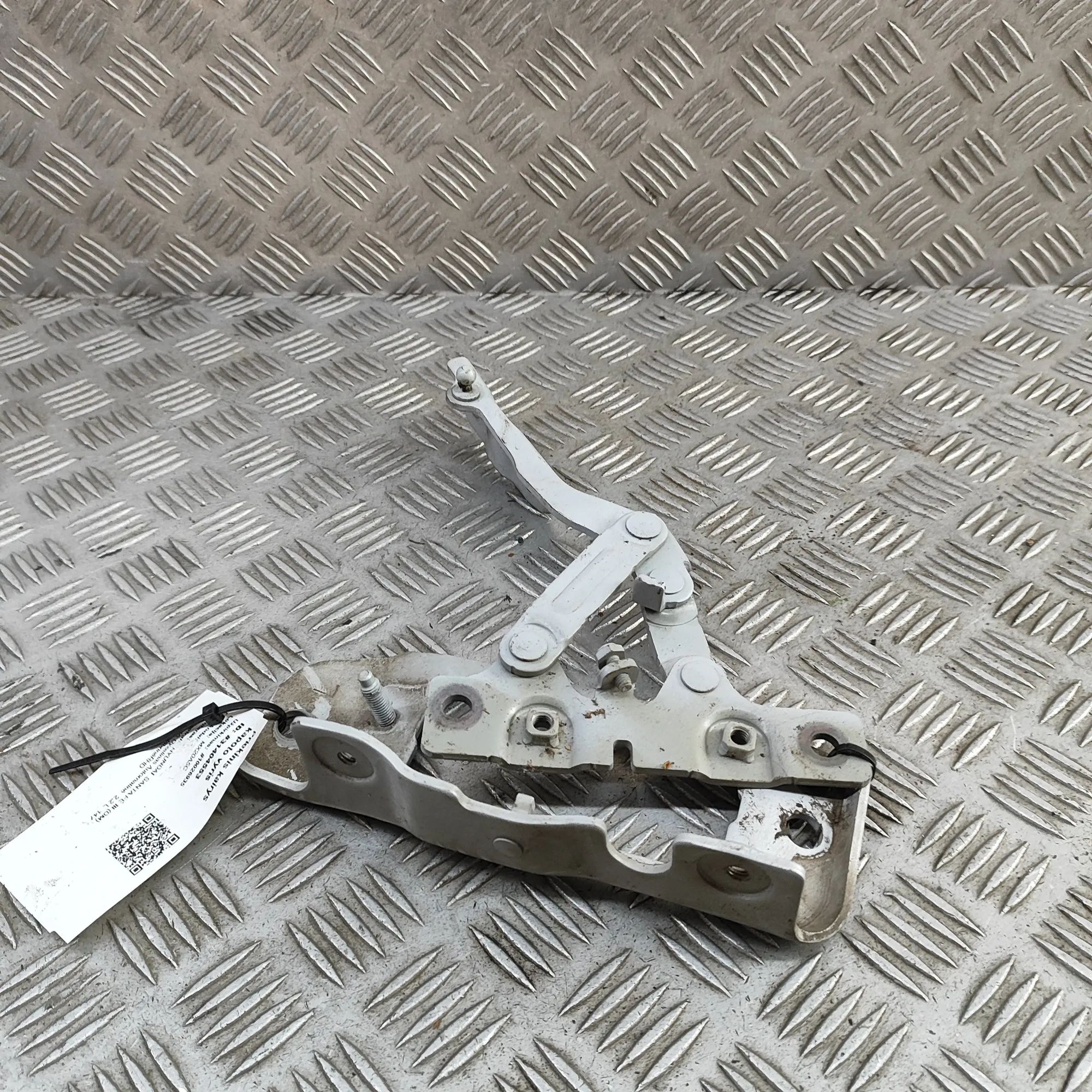 Hyundai Santa Fe Bonnet hinge — front left Bonnet hinge — front left — HYUNDAI SANTA (FÉ I...
