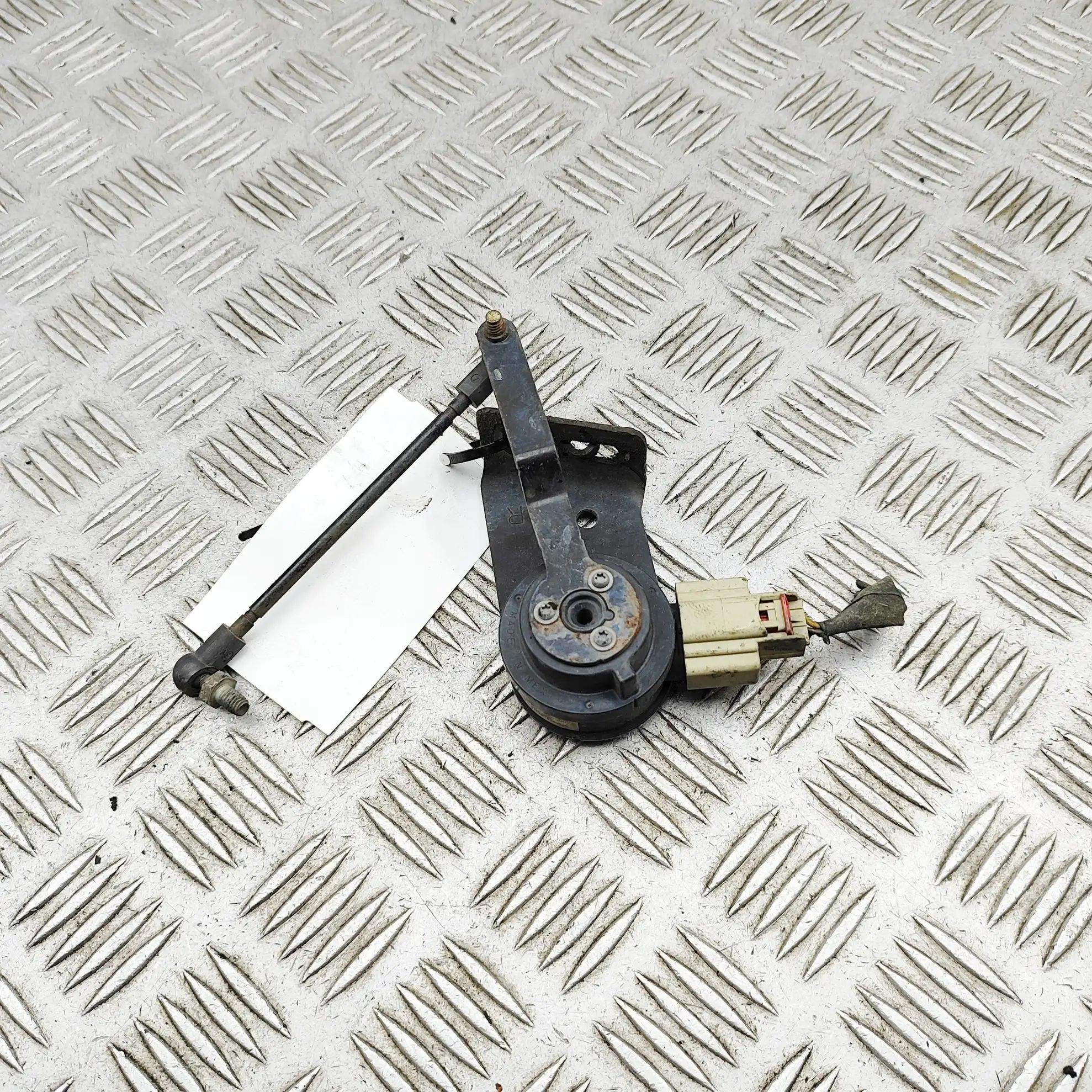 Cadillac Escalade Ride height sensor — front left Ride height sensor — front left — CADILLAC ESCA...