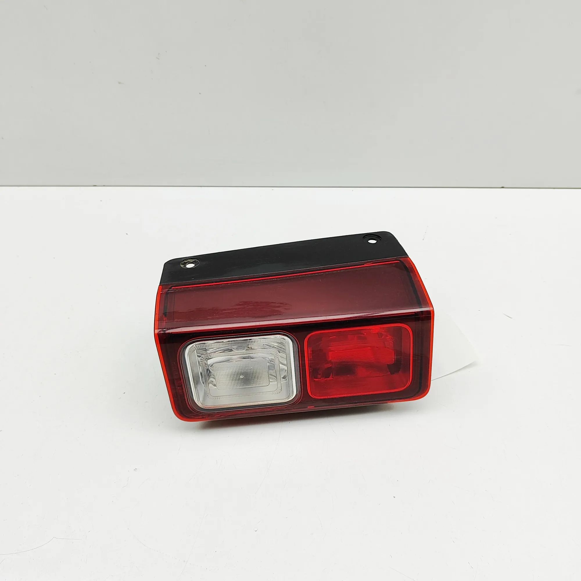 Opel Vivaro (B) Rear Right Fog Light Rear Right Fog Light — OPEL VIVARO (Van) (2014-...