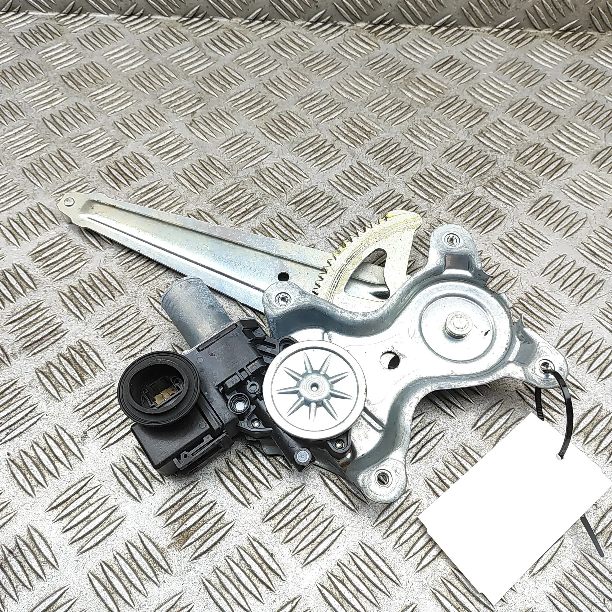 Lexus GS Rear Left Door Window Regulator Rear Left Door Window Regulator — LEXUS GS (_L1...