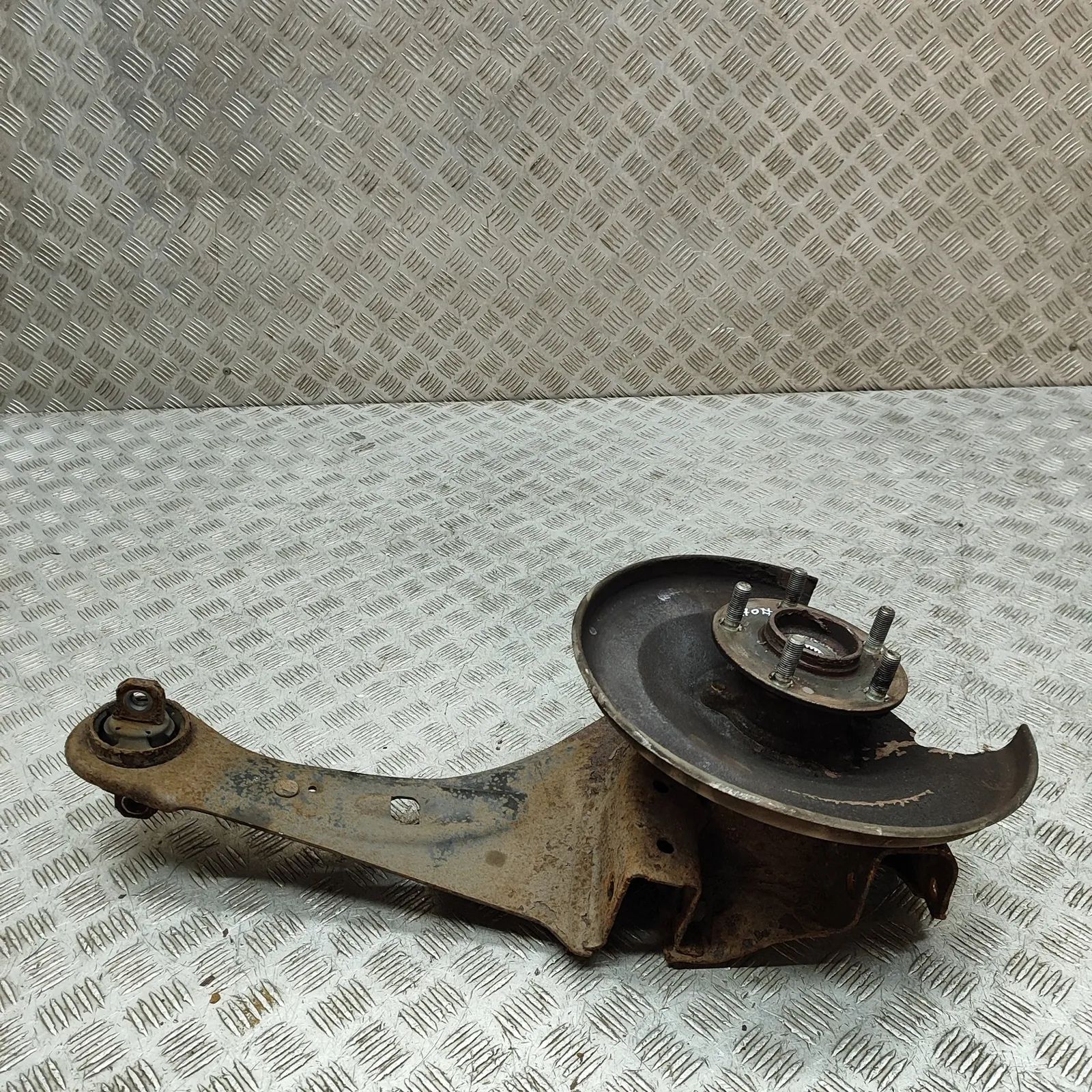 Mitsubishi Outlander Rear Left Wheel Hub Spindle Rear Left Wheel Hub Spindle — MITSUBISHI OUTLAN...