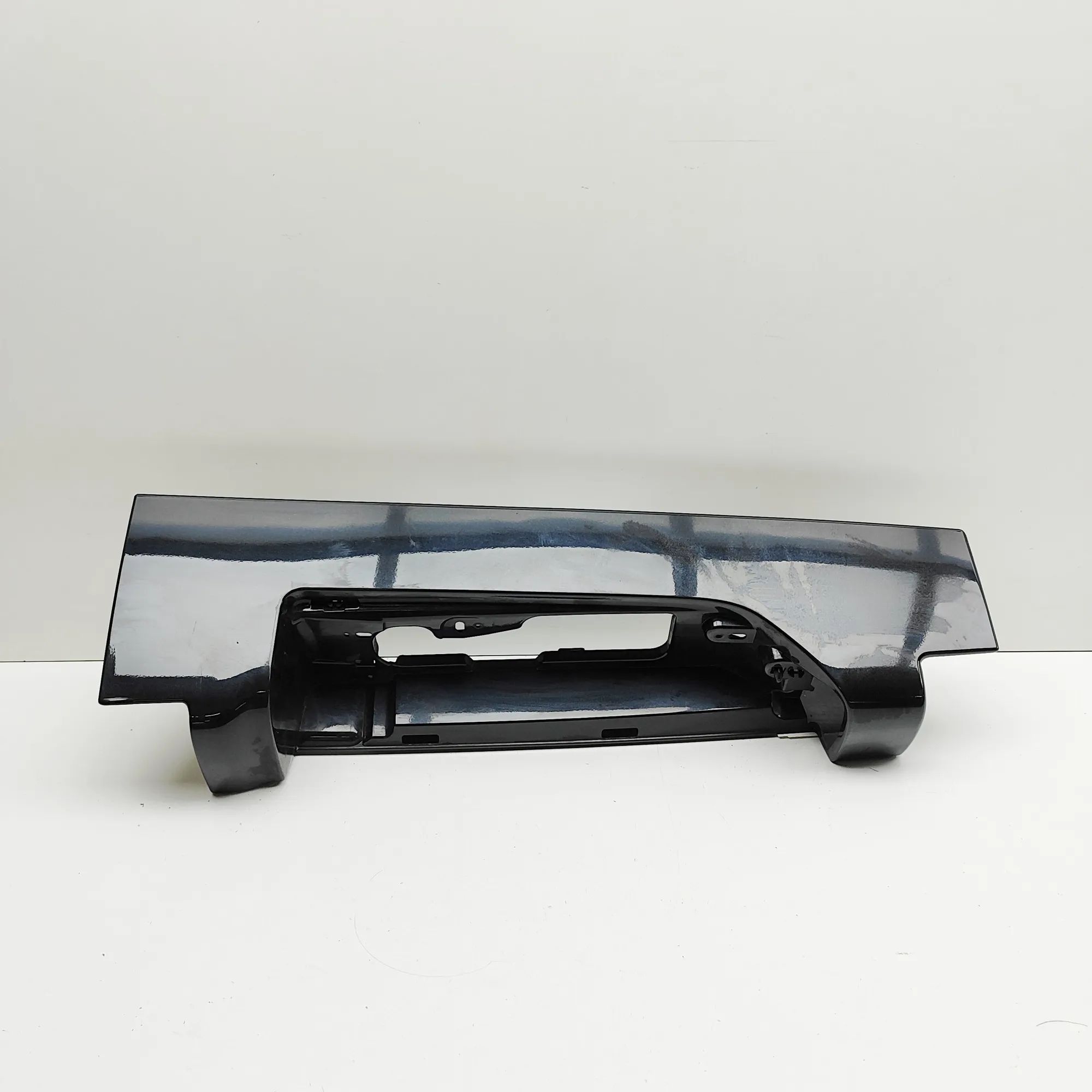 Opel Vivaro (B) Rear light trim — rear left Rear light trim — rear left — OPEL VIVARO (Van)...