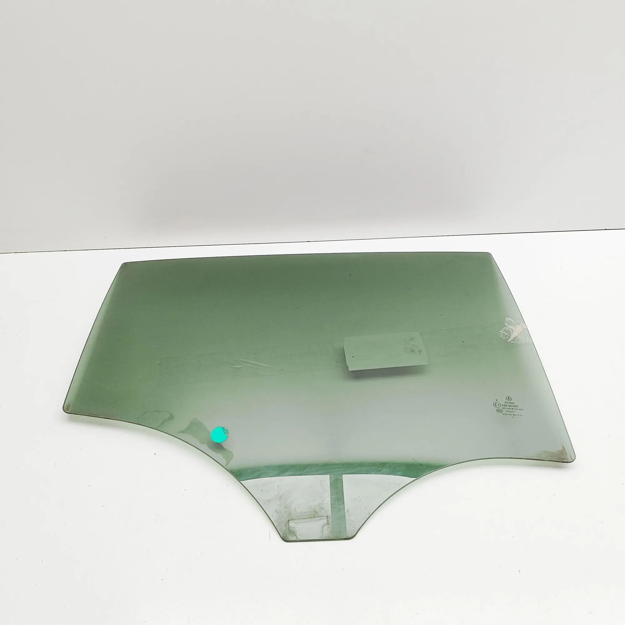 Mercedes-Benz GLA (X156) Right rear door window Right rear door window — MERCEDES BENZ GLA (X15...