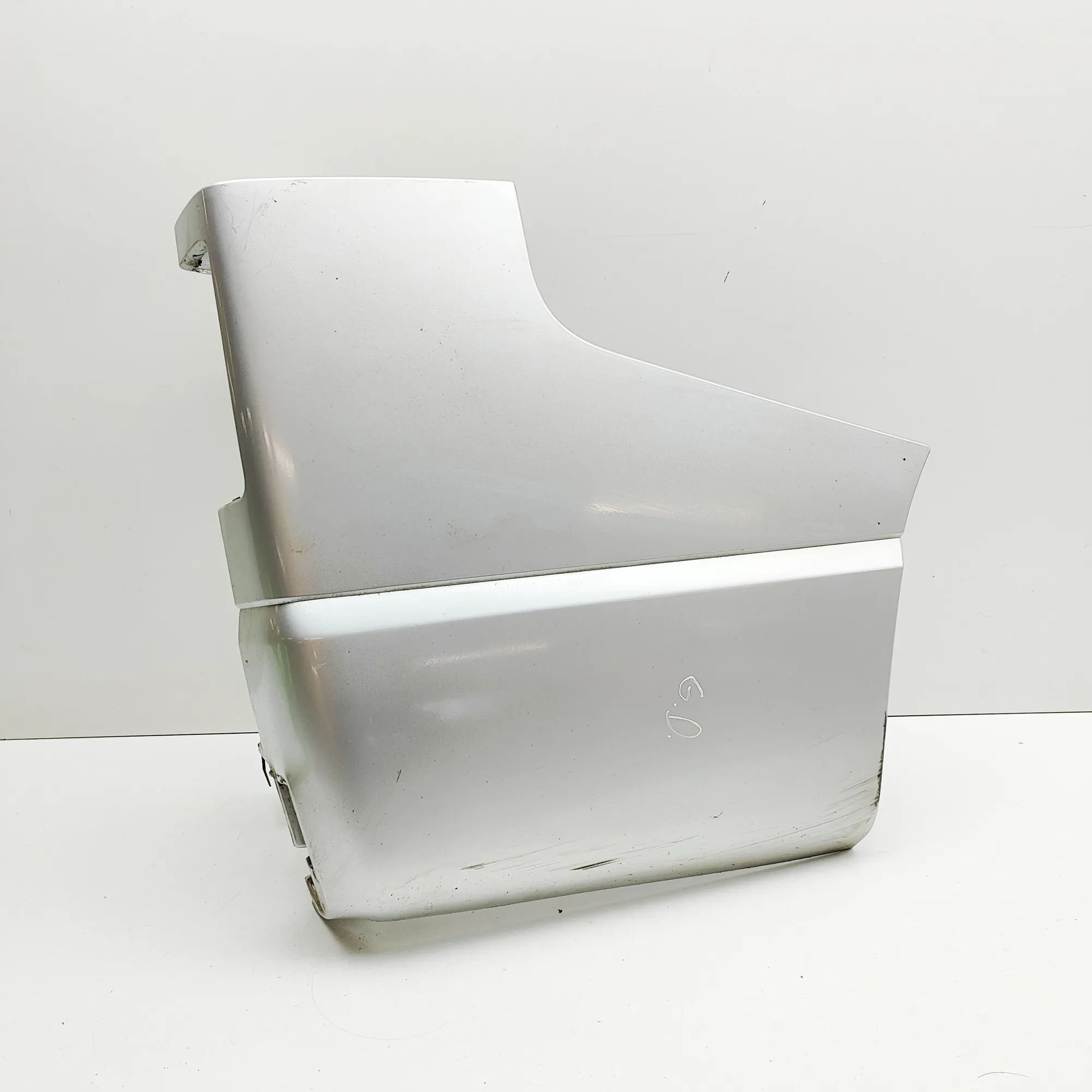 Opel Vivaro (B) Rear bumper corner — right Rear bumper corner — right — OPEL VIVARO (Combi...