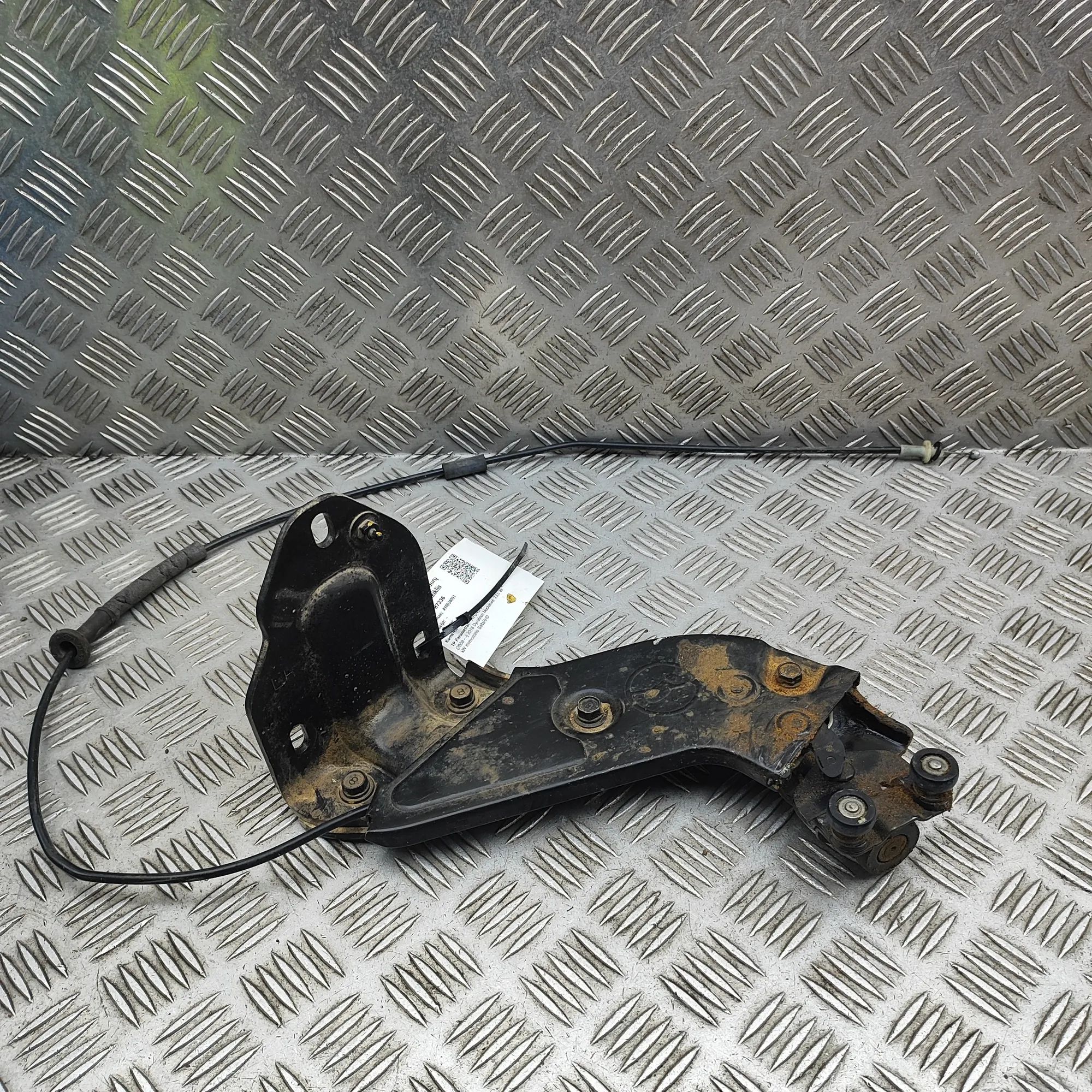 Hyundai H-1 Sliding Door Rail Sliding Door Rail — HYUNDAI H-1 (Cargo TQ) (200...