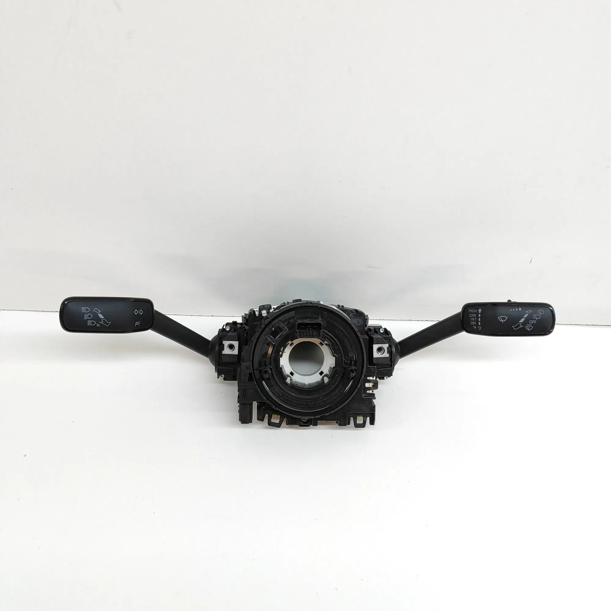 Volkswagen Golf 6 Indicator Wiper Stalk Switch Indicator Wiper Stalk Switch — VW GOLF (VII 5G1...