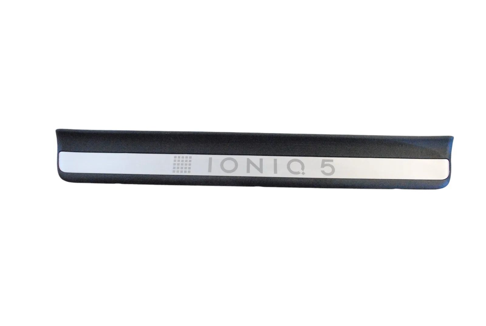 Hyundai Ioniq 5 Interior sill trim — front left Interior sill trim — front left — HYUNDAI IONIQ...