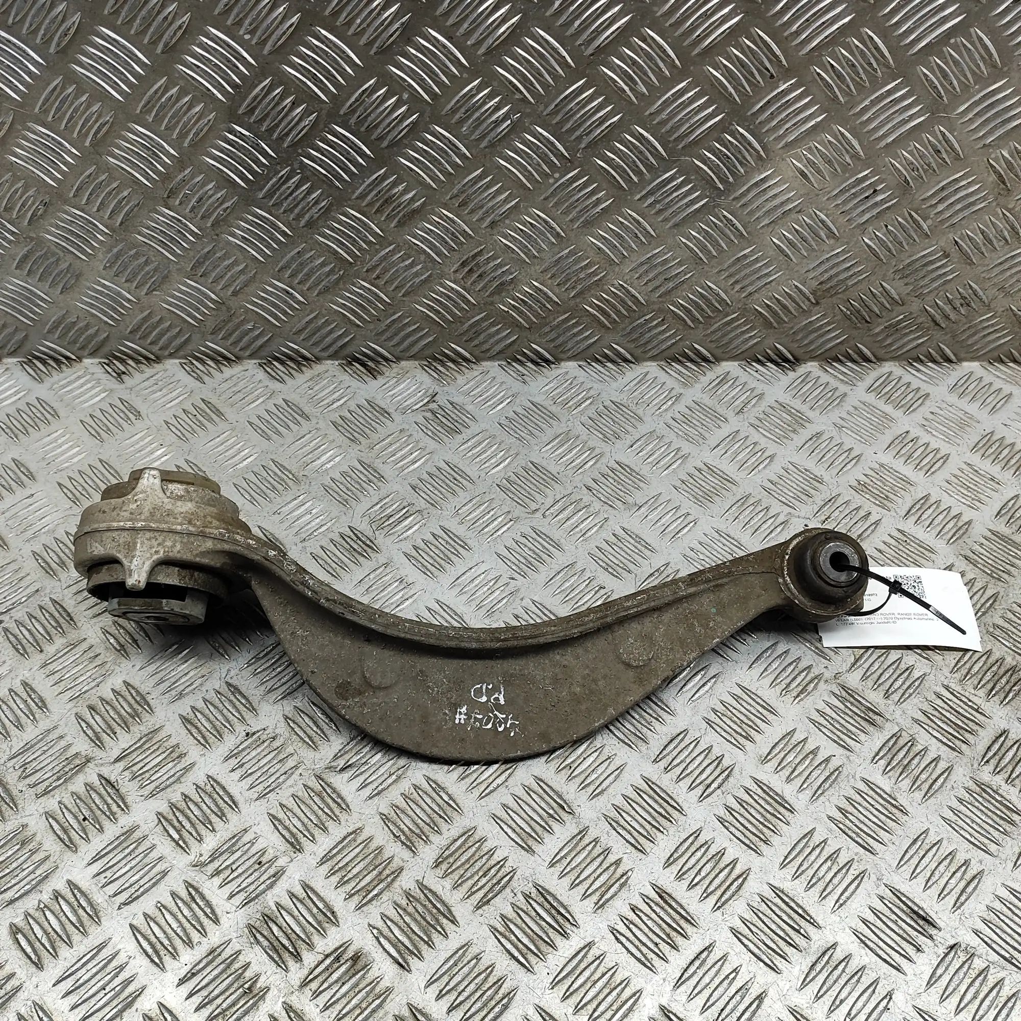 Land Rover Range Rover Velar Front Right Curved Control Arm Front Right Curved Control Arm — LAND ROVER RAN...
