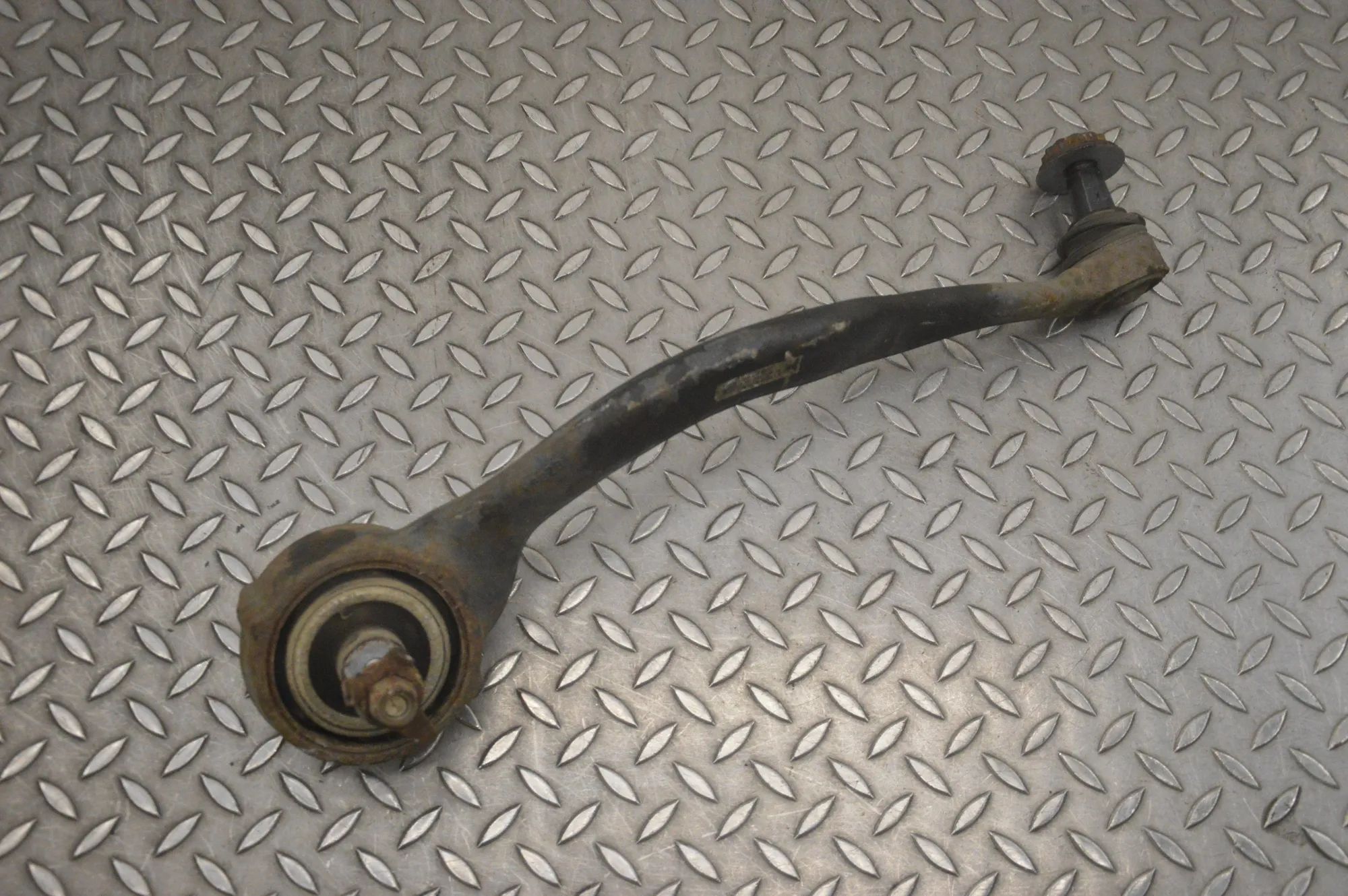 Land Rover Discovery Front Left Curved Control Arm Front Left Curved Control Arm — LAND ROVER DISC...