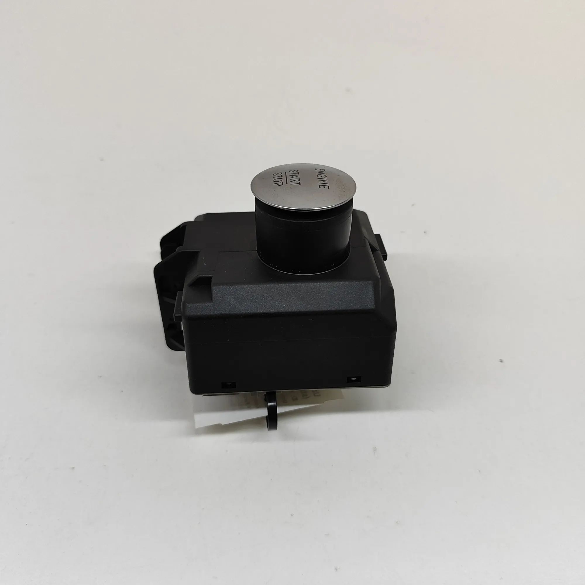 Mercedes-Benz GLA (X156) Engine start button Engine start button — MERCEDES BENZ GLA (X156) ...