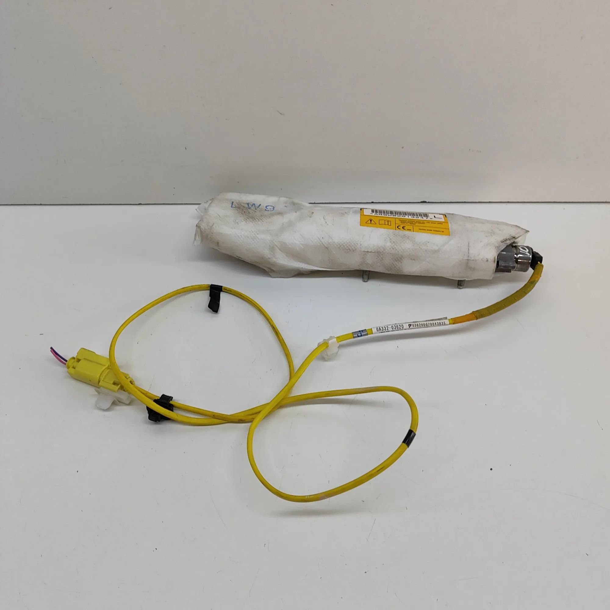 Mitsubishi Outlander Seat airbag (SRS) — front left Seat airbag (SRS) — front left — MITSUBISHI OUT...