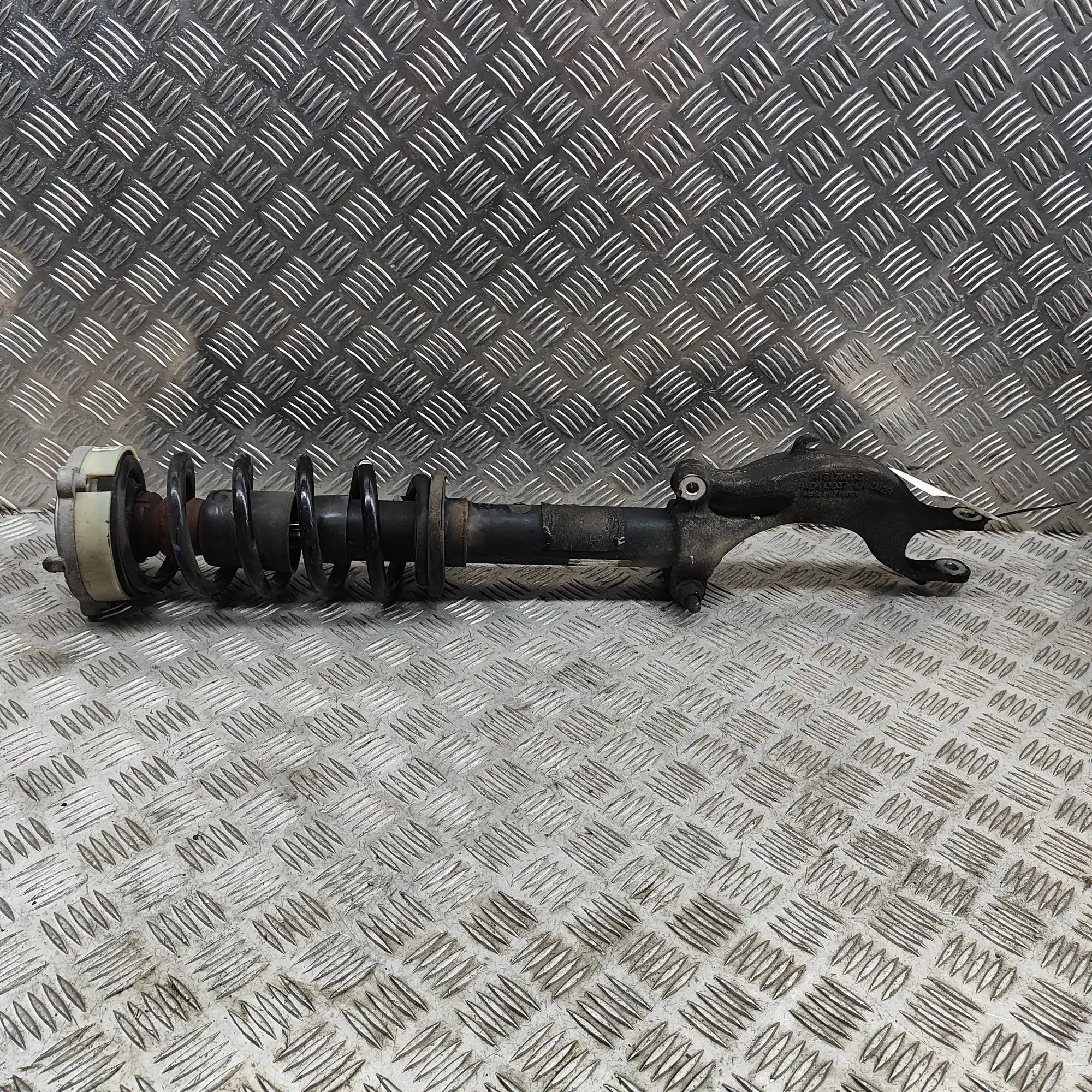 Audi Q5 (8R) Shock absorber — front left Shock absorber — front left — AUDI Q5 (FY) (201...