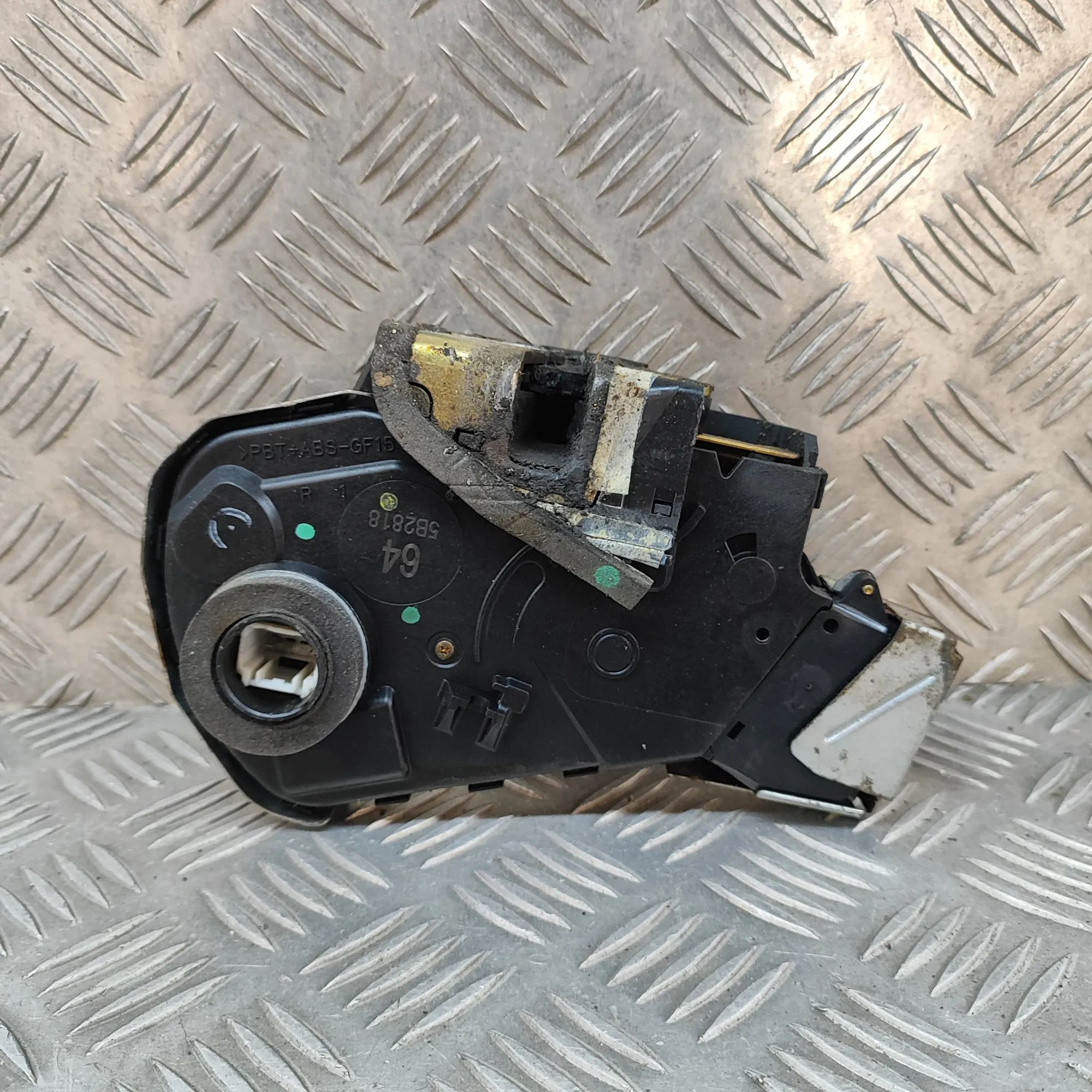 Toyota Land Cruiser 100 Door lock — front right Door lock — front right — TOYOTA LAND CRUISER (...