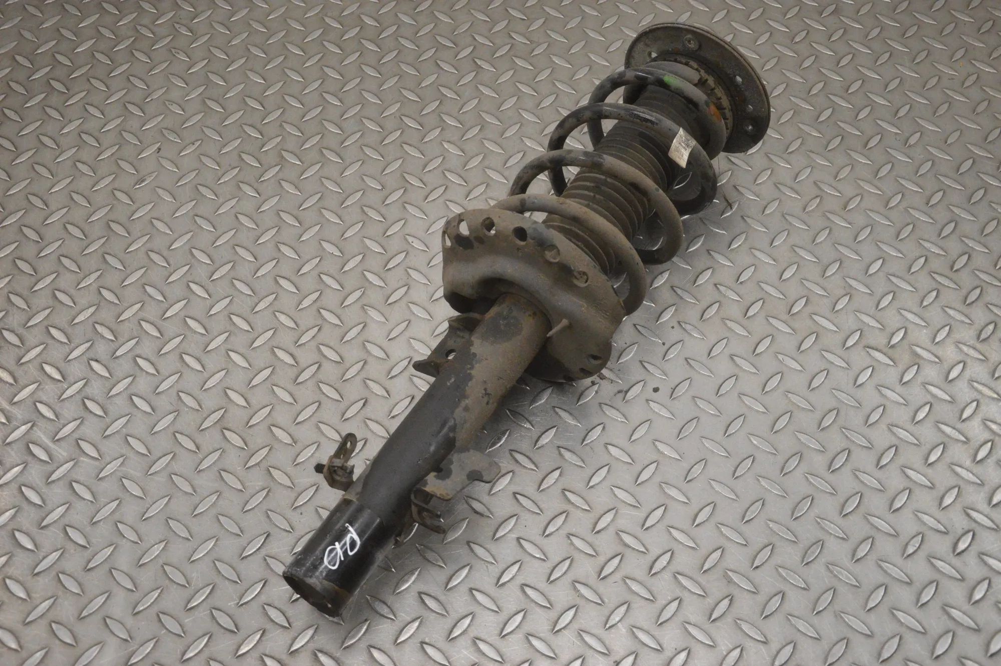 Land Rover Range Rover Evoque Shock absorber — front right Shock absorber — front right — LAND ROVER RANGE...