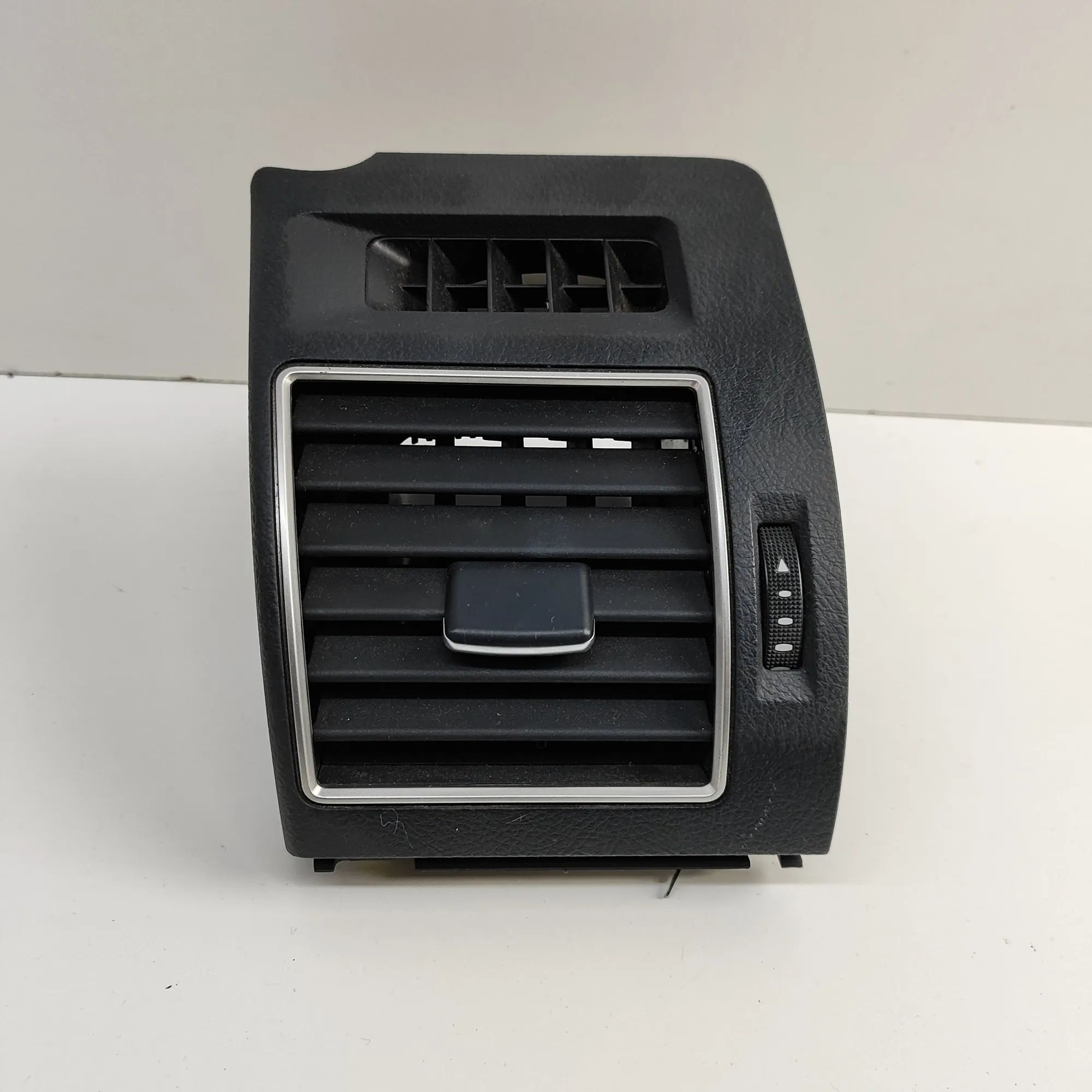 Toyota Land Cruiser 150 Dashboard Air Vents Dashboard Air Vents — TOYOTA LAND CRUISER (_J15...