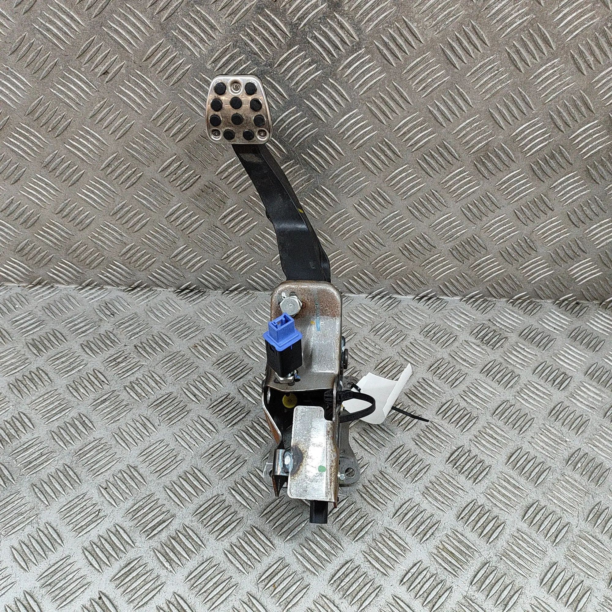 Honda Civic Kytkinpoljin Clutch pedal — HONDA CIVIC (X Hatchback FC_, FK...