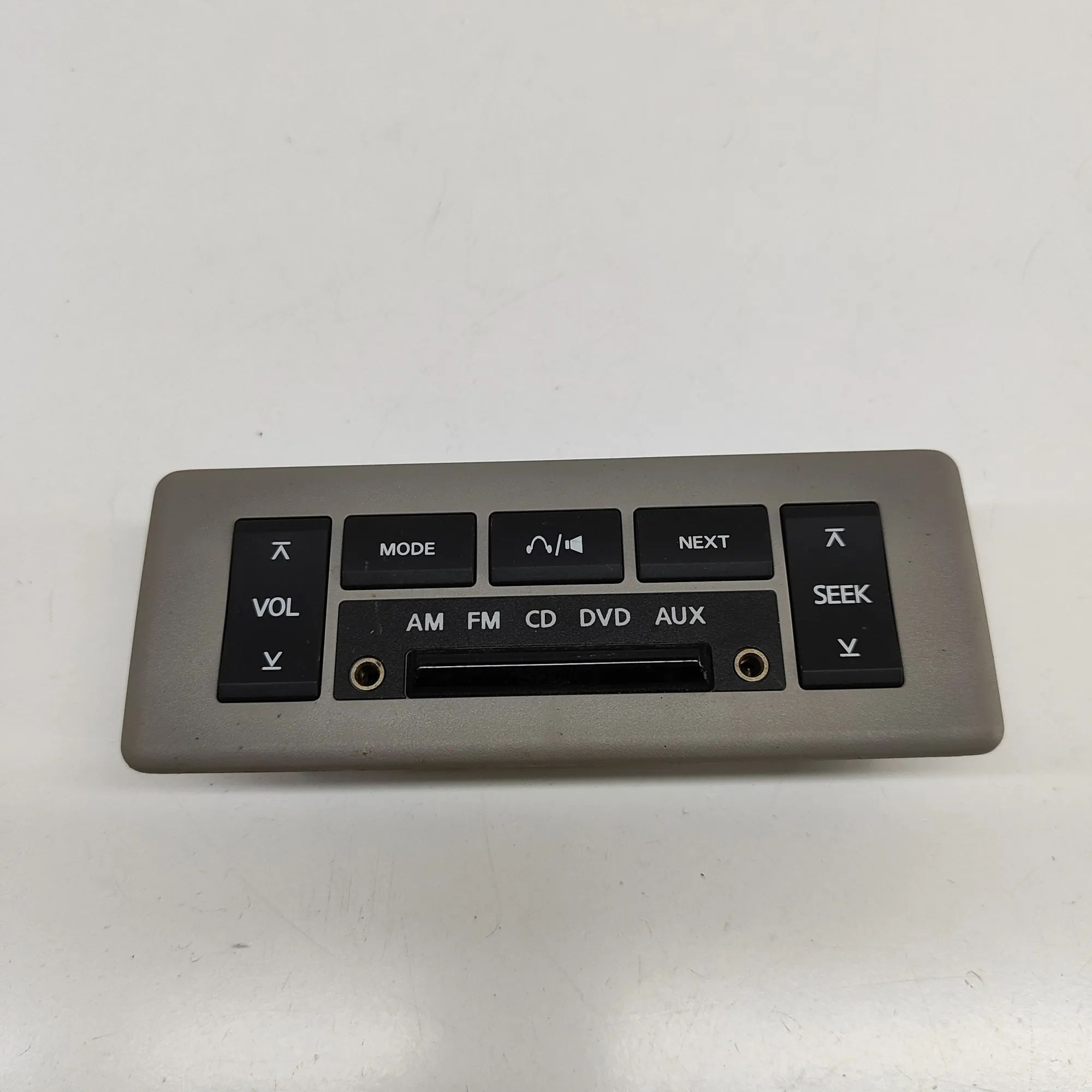 Nissan Titan Audio player buttons Audio player buttons — NISSAN TITAN (2003-...) ...