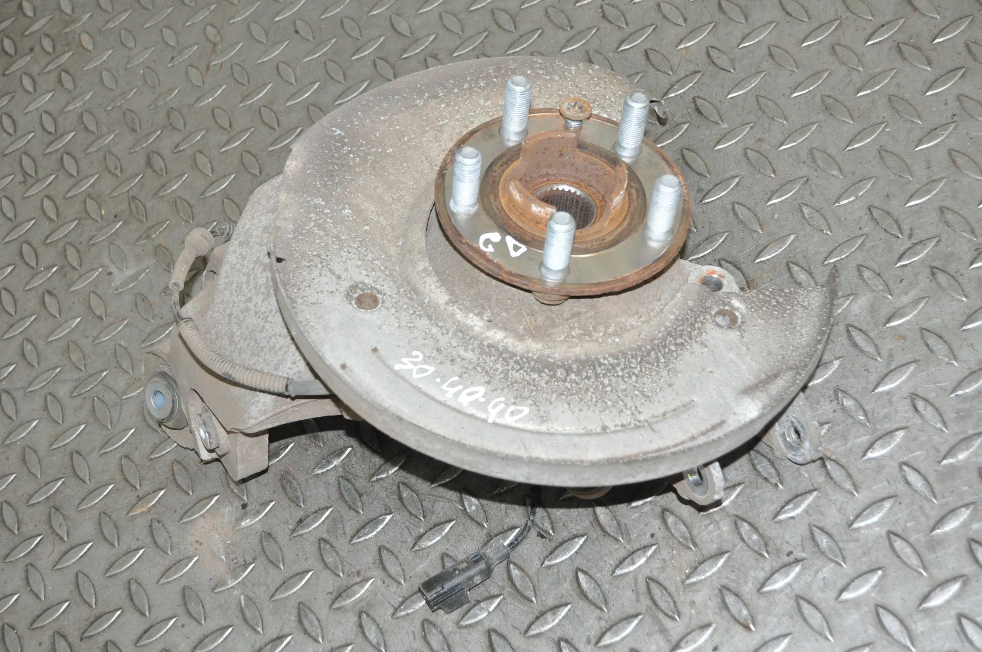 Land Rover Discovery Sport Rear Right Wheel Hub Rear Right Wheel Hub — LAND ROVER DISCOVERY SPO...