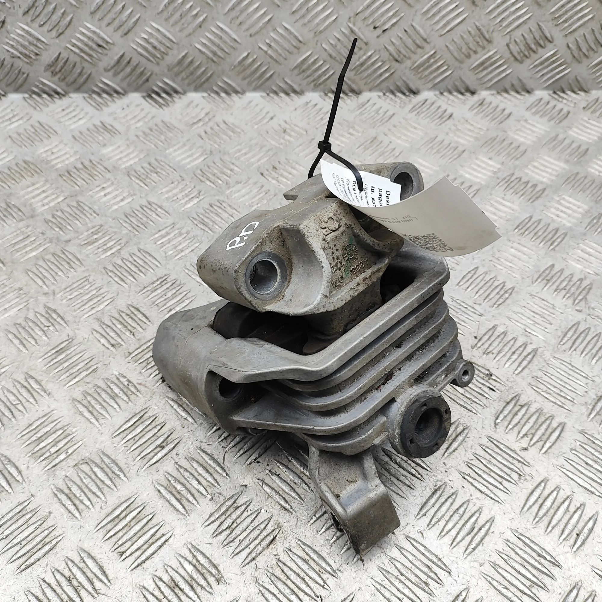 Alfa-Romeo Giulietta (940) Right Side Engine Mount Right Side Engine Mount — ALFA ROMEO GIULIETTA ...