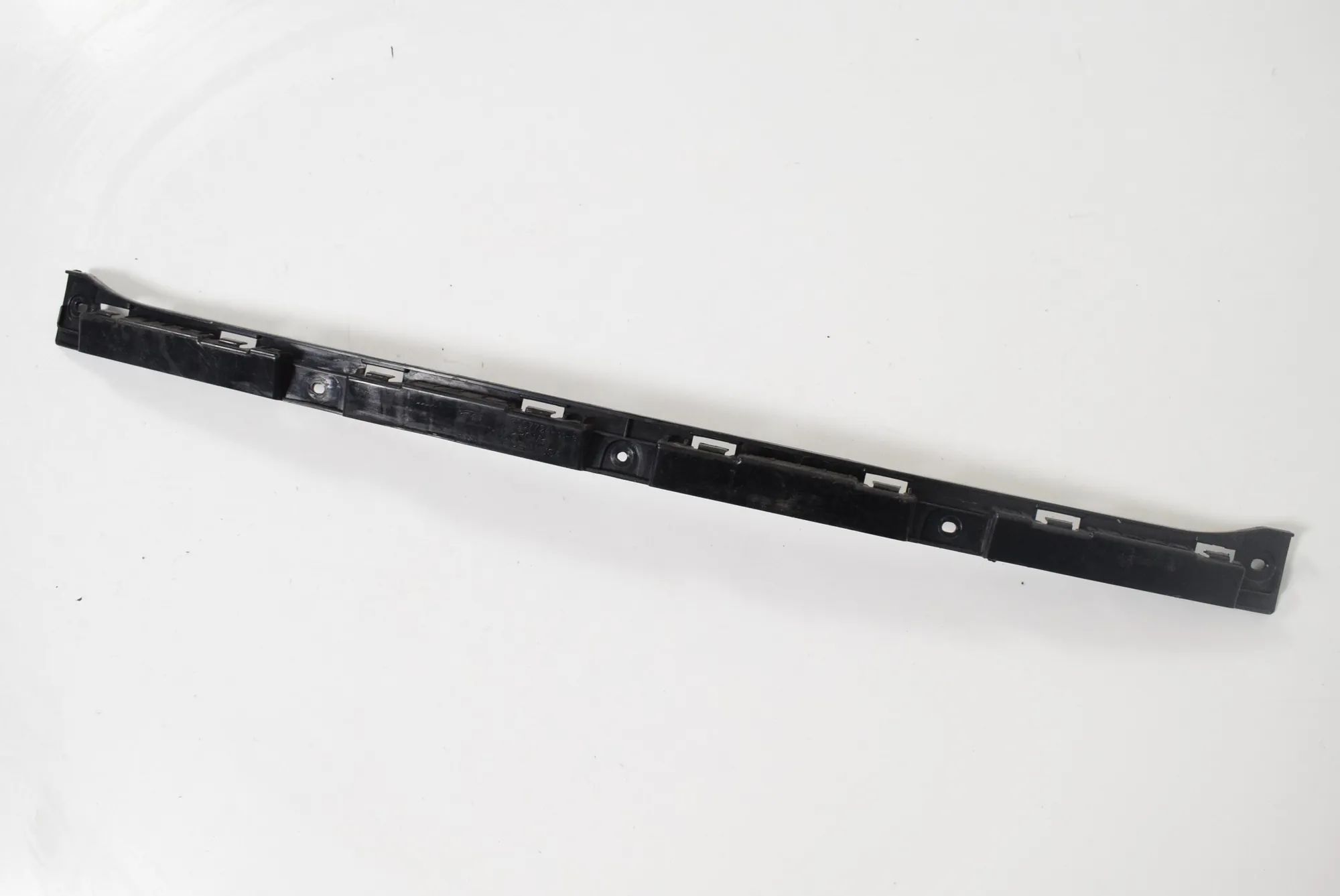 Tesla Model S Rear Bumper Middle Bracket