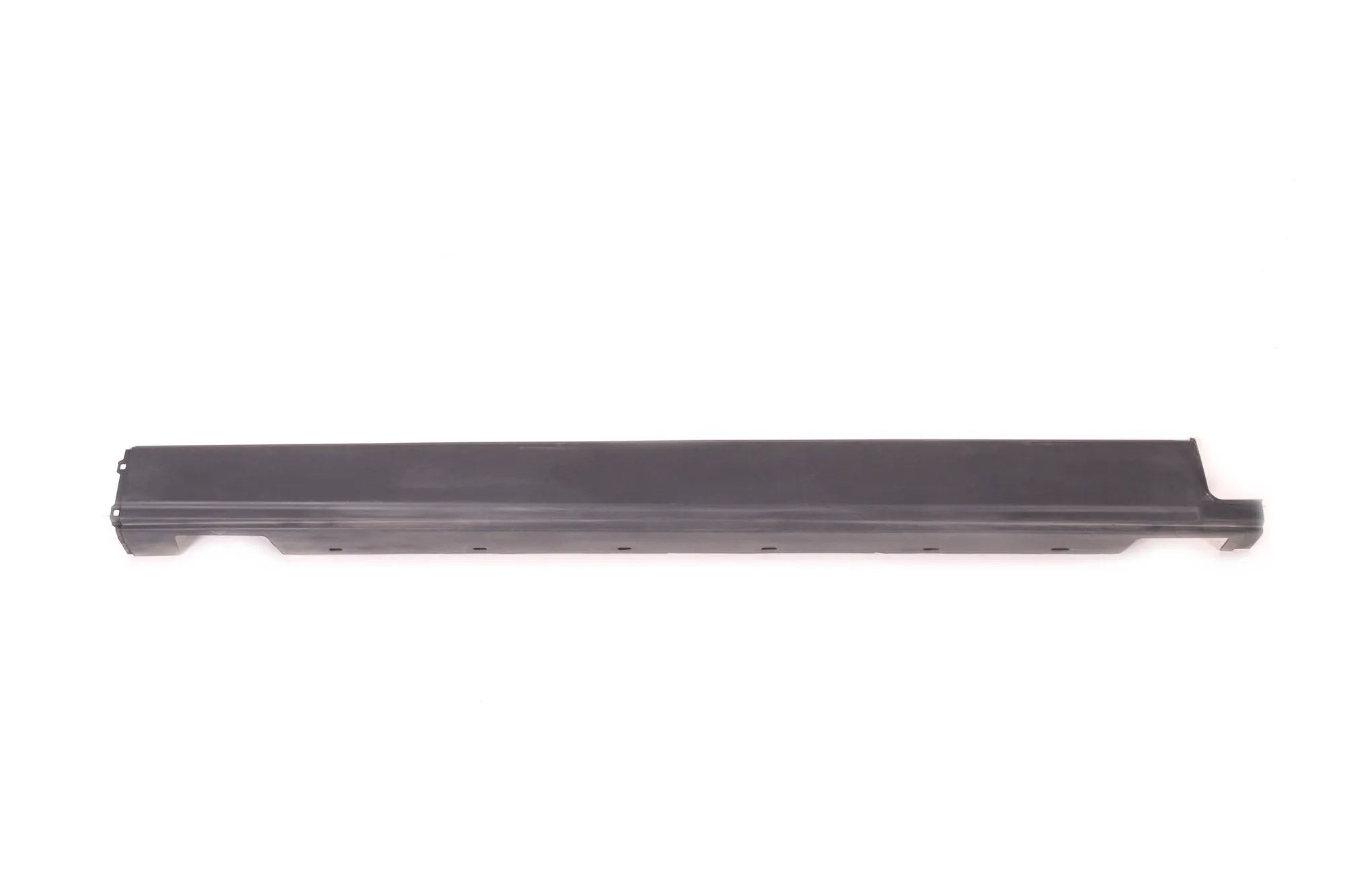 Land Rover Range Rover Sport (L494) Right Side Plastic Sideskirt Cover Right Side Plastic Sideskirt Cover — LAND ROVER...