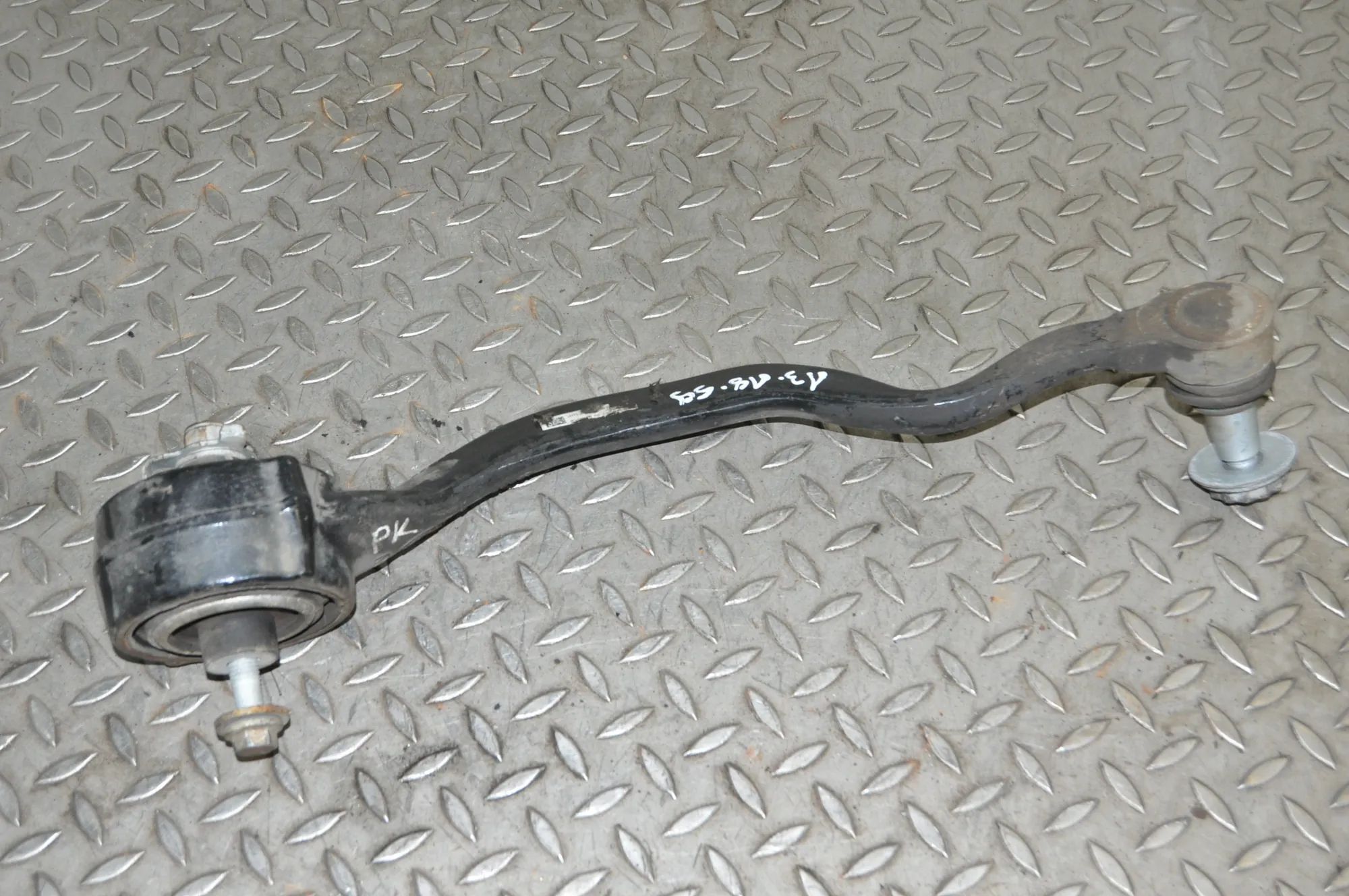 Land Rover Discovery Front Left Curved Control Arm Front Left Curved Control Arm — LAND ROVER DISC...