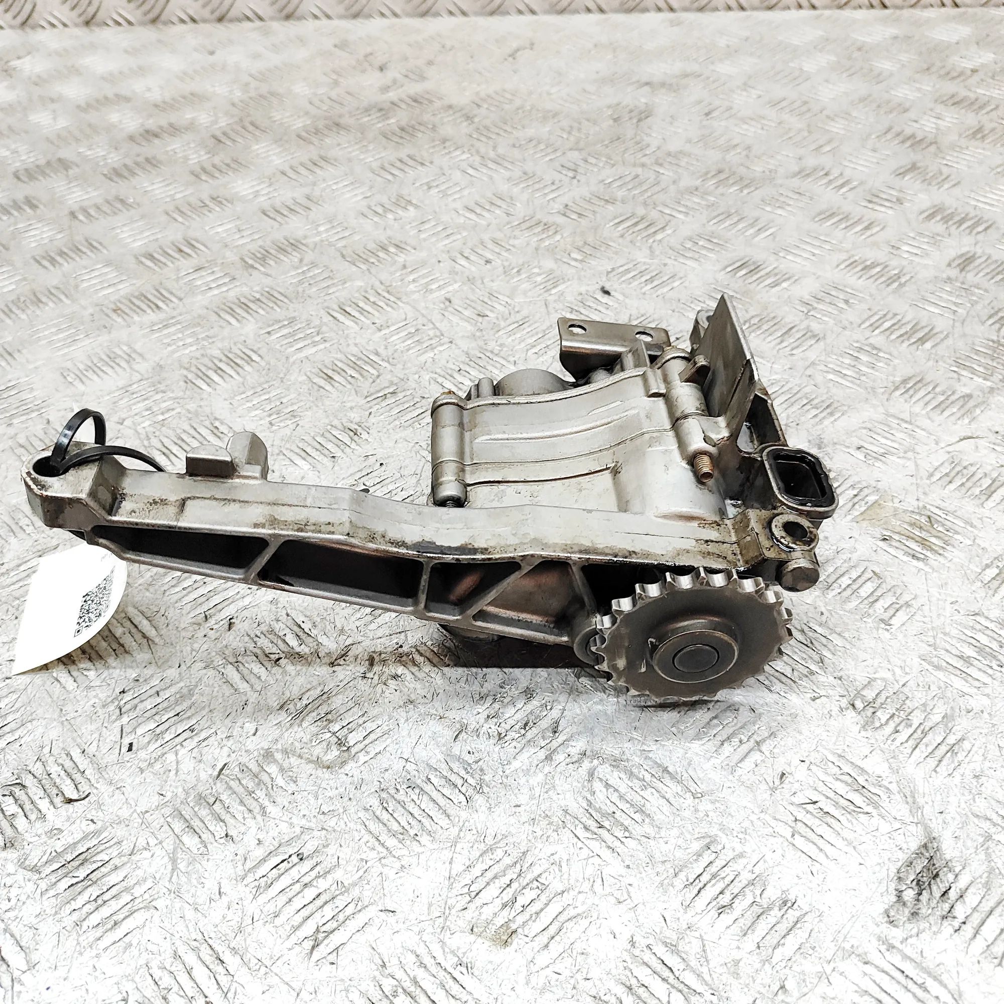 Chrysler 300C Oil Pump Oil pump — CHRYSLER 300 (C LX) (2004-...) — 642...