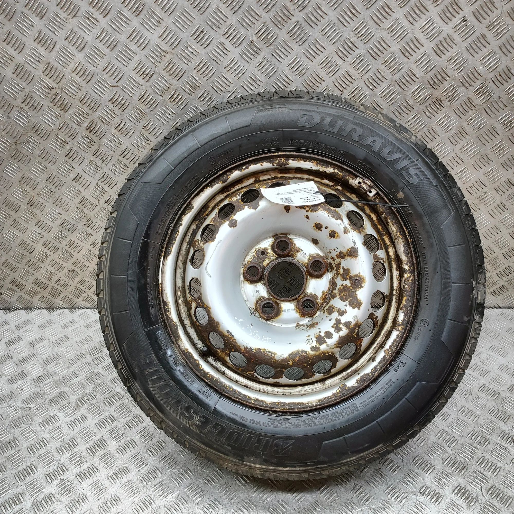 Volkswagen Transporter (T5, Caravelle, Multivan) Spare Wheel Space Saver Spare Wheel Space Saver — VW TRANSPORTER (V T5 ...