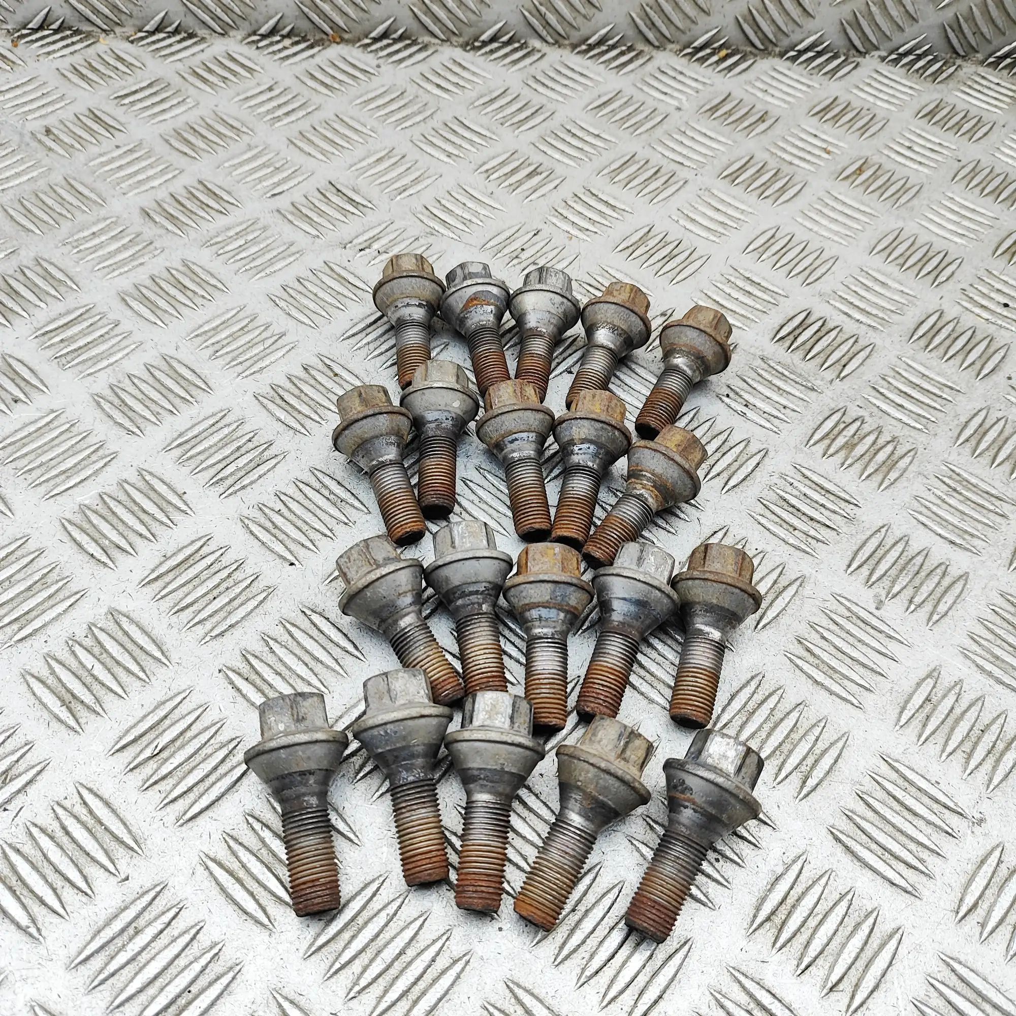 Opel Movano (B) Wheel Screws Kit Wheel Screws Kit — OPEL MOVANO (B Van) (2010-.....