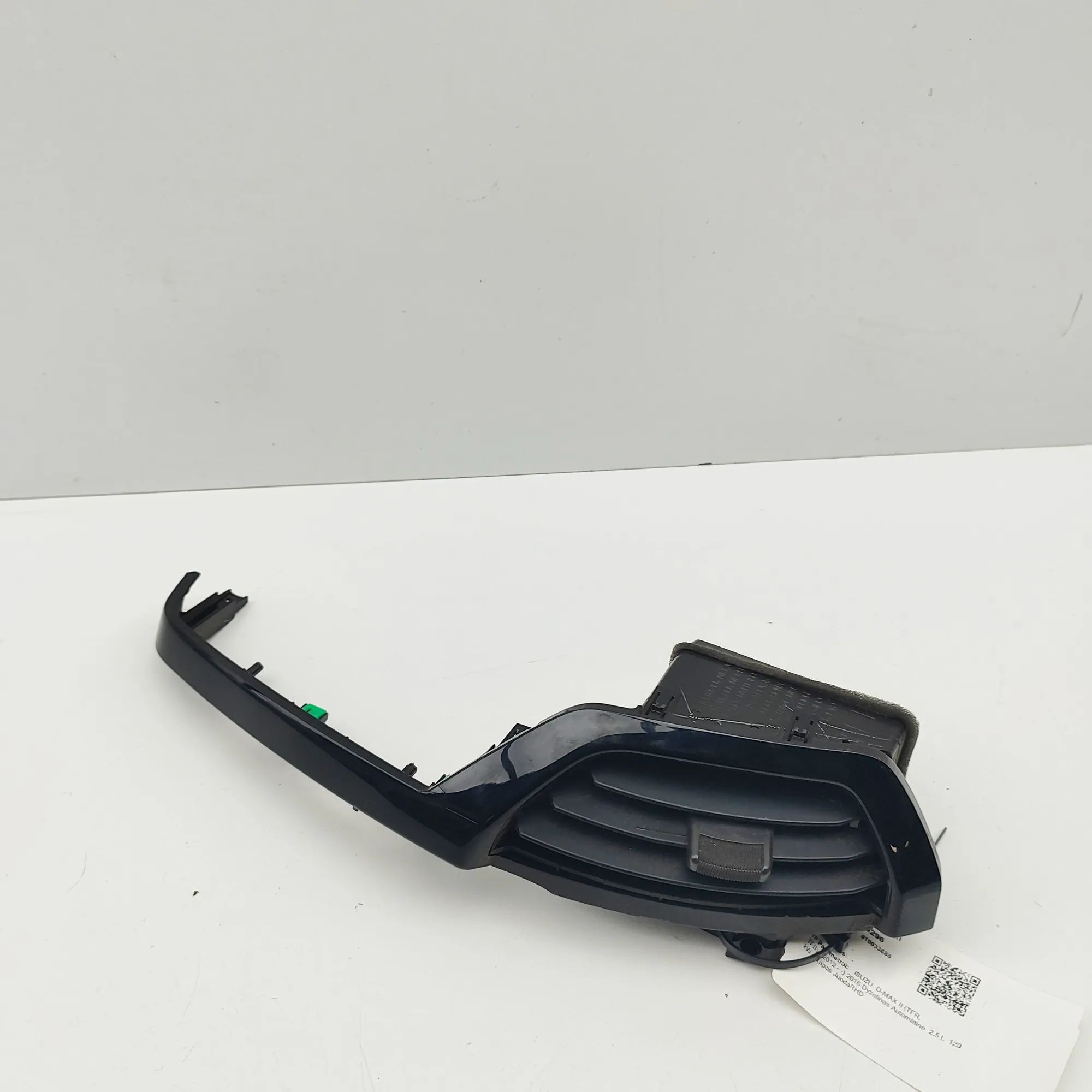 Isuzu D-Max Dashboard Air Vents Dashboard Air Vents — ISUZU D-MAX (II TFR, TFS)...