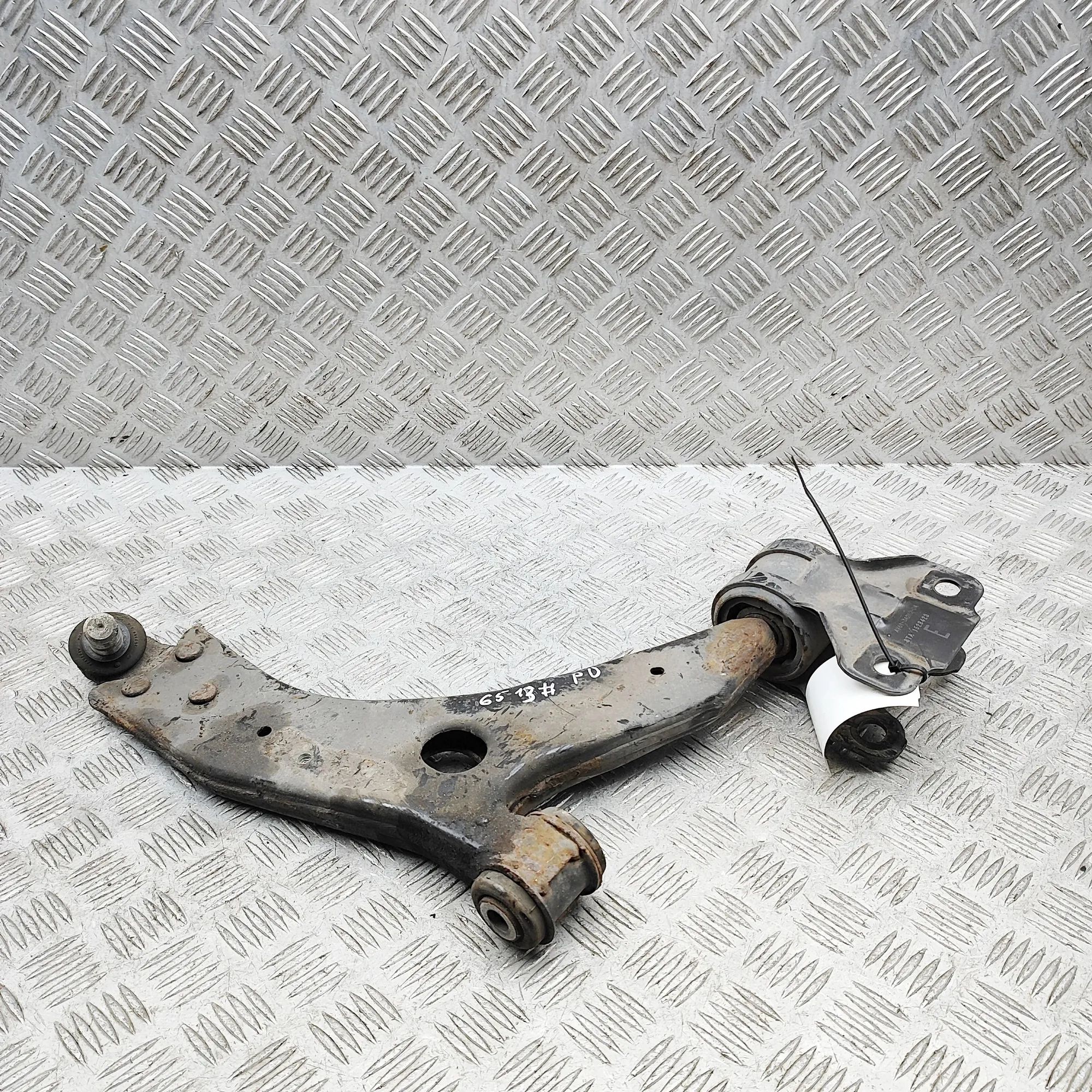 Volvo V40 Front Right Lower Control Arm Front Right Lower Control Arm — VOLVO V40 (Hatc...