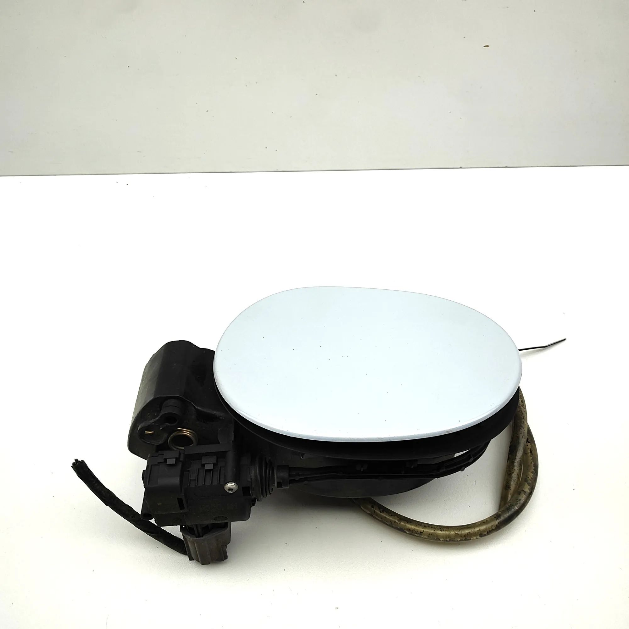 Land Rover Range Rover Sport (L494) Fuel Tank Flap Cap Fuel Tank Flap Cap — LAND ROVER RANGE ROVER SPO...