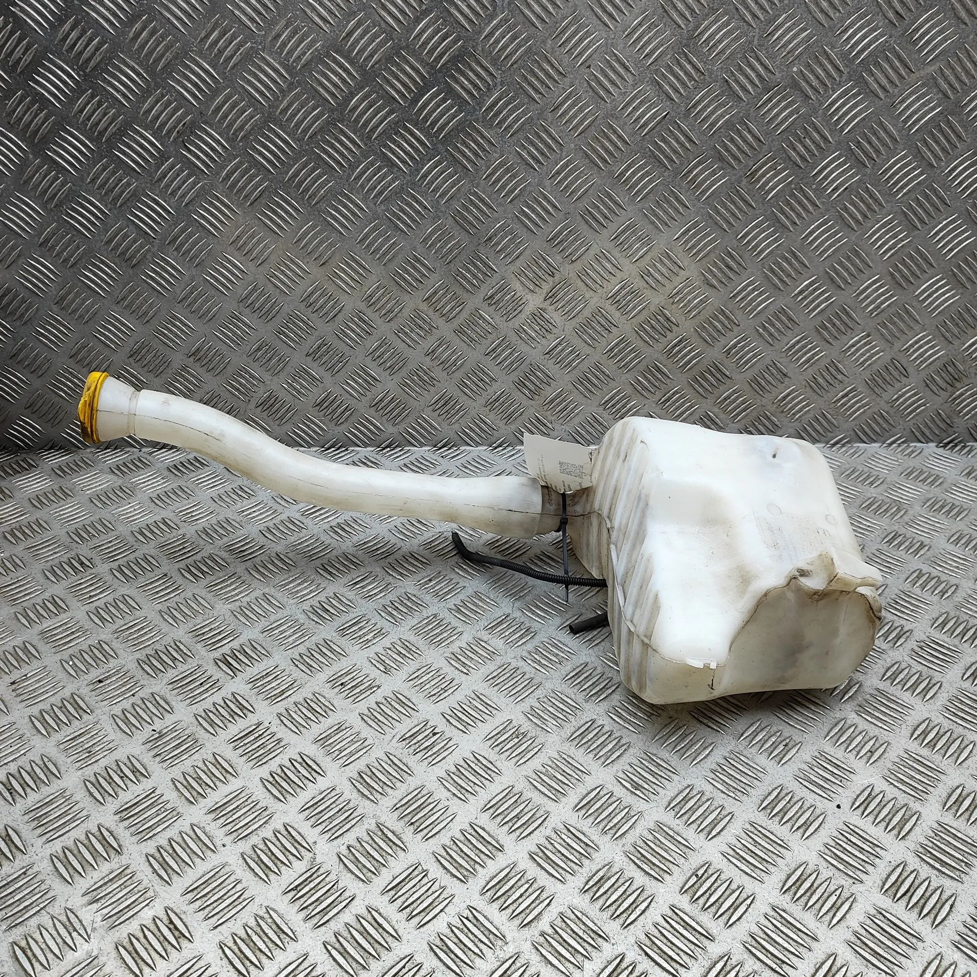 Renault Master Window Washer Tank Window Washer Tank — RENAULT MASTER (III Van FV...