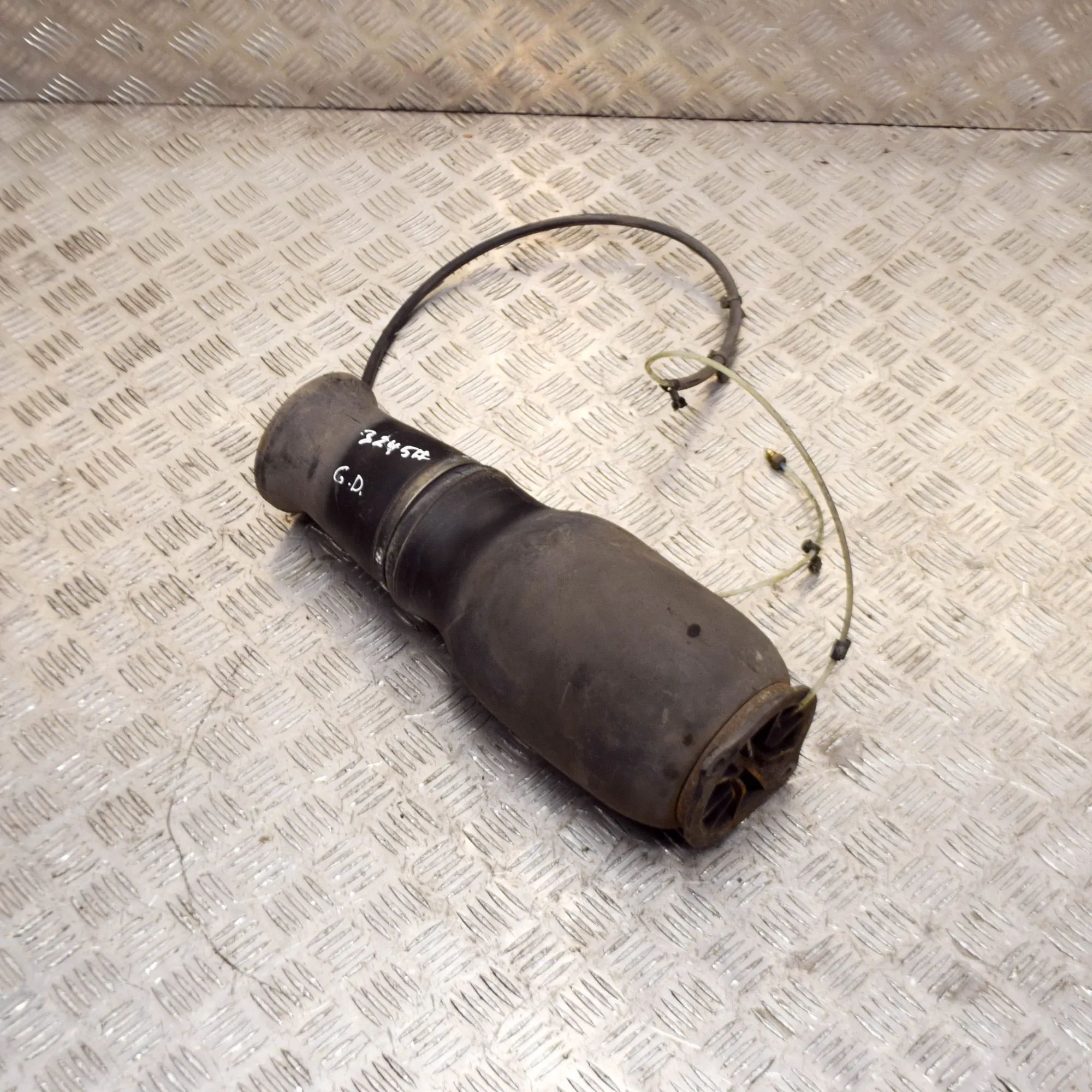 Mercedes-Benz Viano / Vito (W639) Rear Right Air Suspension Spring Bag Rear Right Air Suspension Spring Bag — MERCEDES...