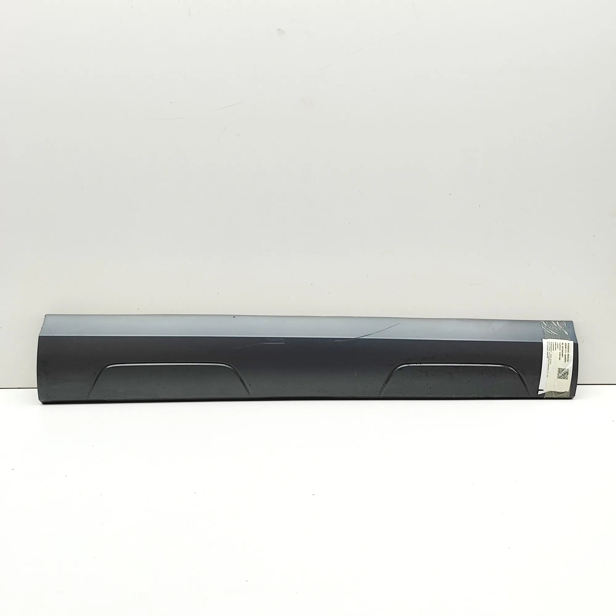 Audi Q3 (8U) Front Right Door Lower Molding Front Right Door Lower Molding — AUDI Q3 (8U) (...