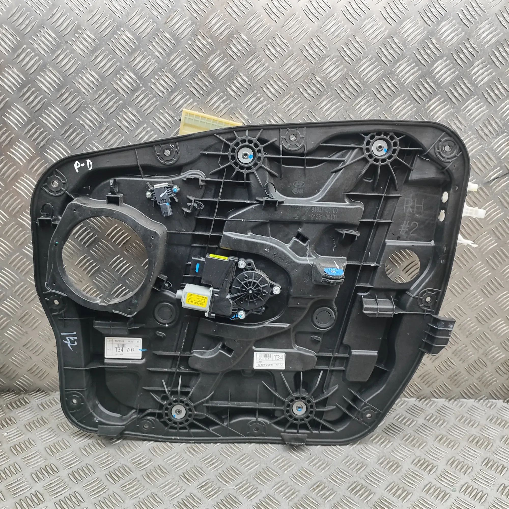 Hyundai Santa Fe Front Right Door Window Regulator Front Right Door Window Regulator — HYUNDAI SAN...