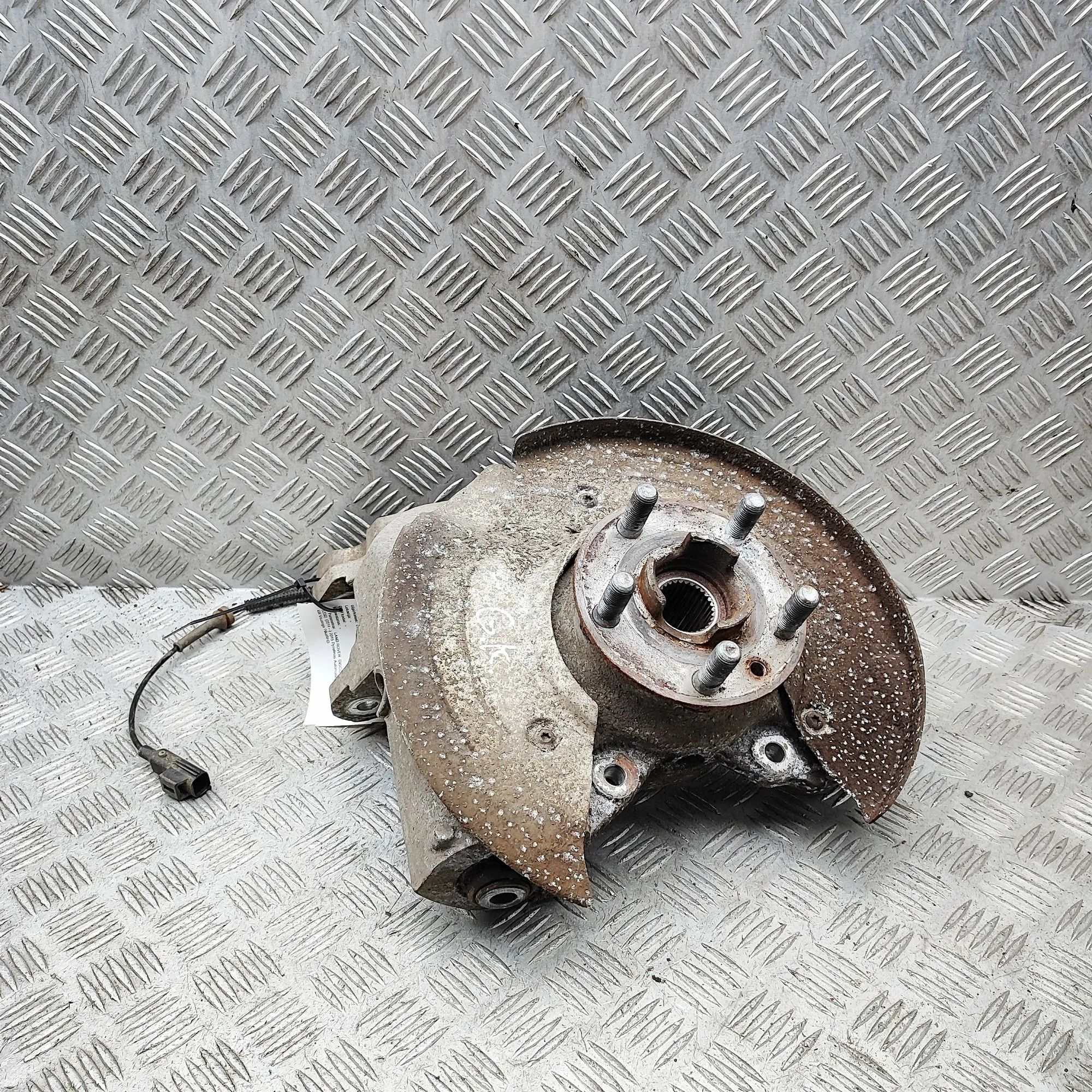 Land Rover Discovery Sport Rear Left Wheel Hub Spindle Rear Left Wheel Hub Spindle — LAND ROVER DISCOV...