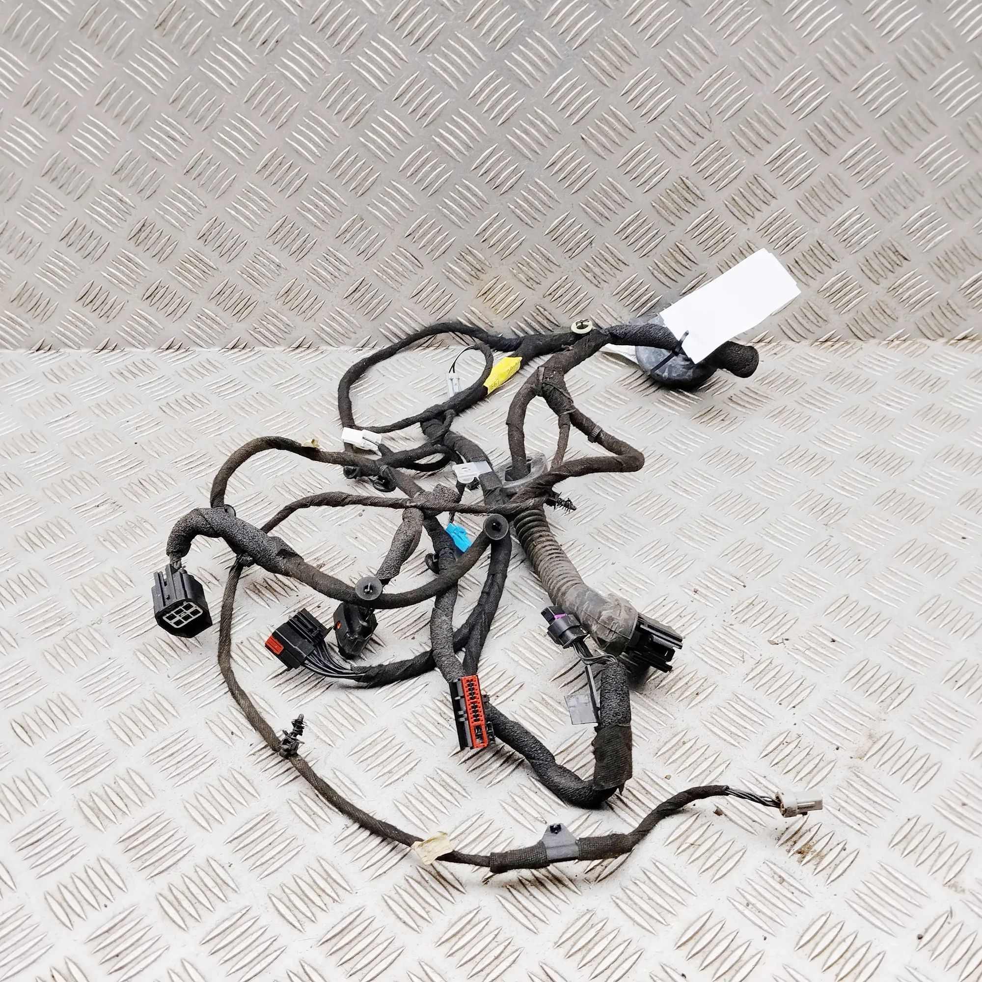 Land Rover Discovery Sport Door wiring — rear right Door wiring — rear right — LAND ROVER DISCOVERY...
