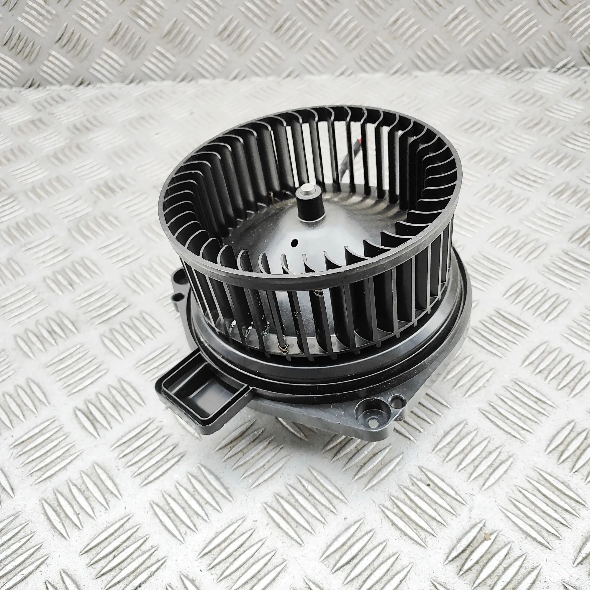 BMW X4 (G02) Heater Blower Fan Heater Blower Fan — BMW X4 (G02, F98) (2017-......