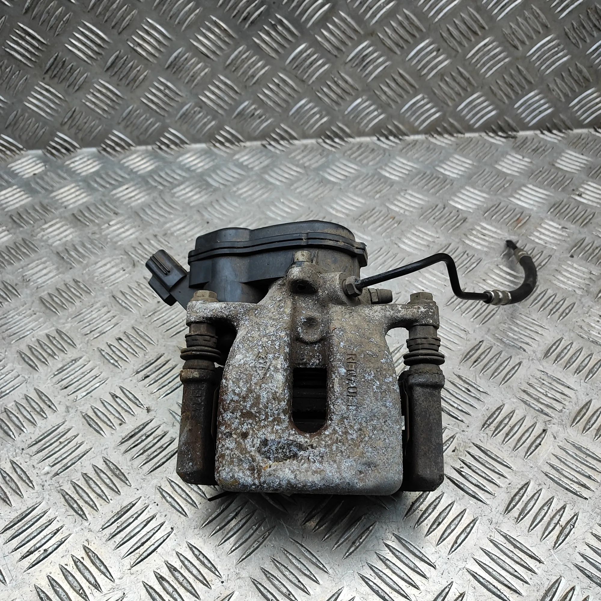 Renault Zoe Brake caliper — rear right Brake caliper — rear right — RENAULT ZOE (BFM_)...