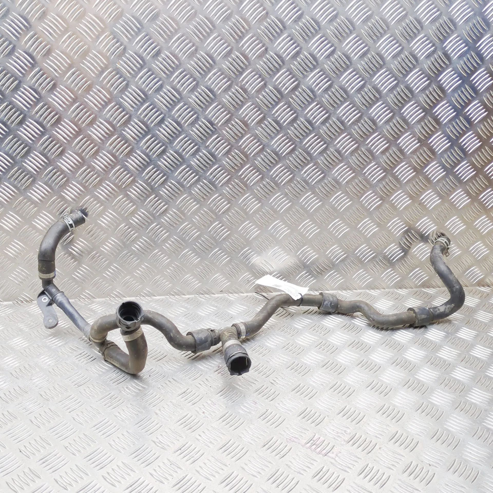 Porsche Taycan Jahutuslõdviku kolmik Coolant hose — PORSCHE TAYCAN (2019-...) — 9J11...