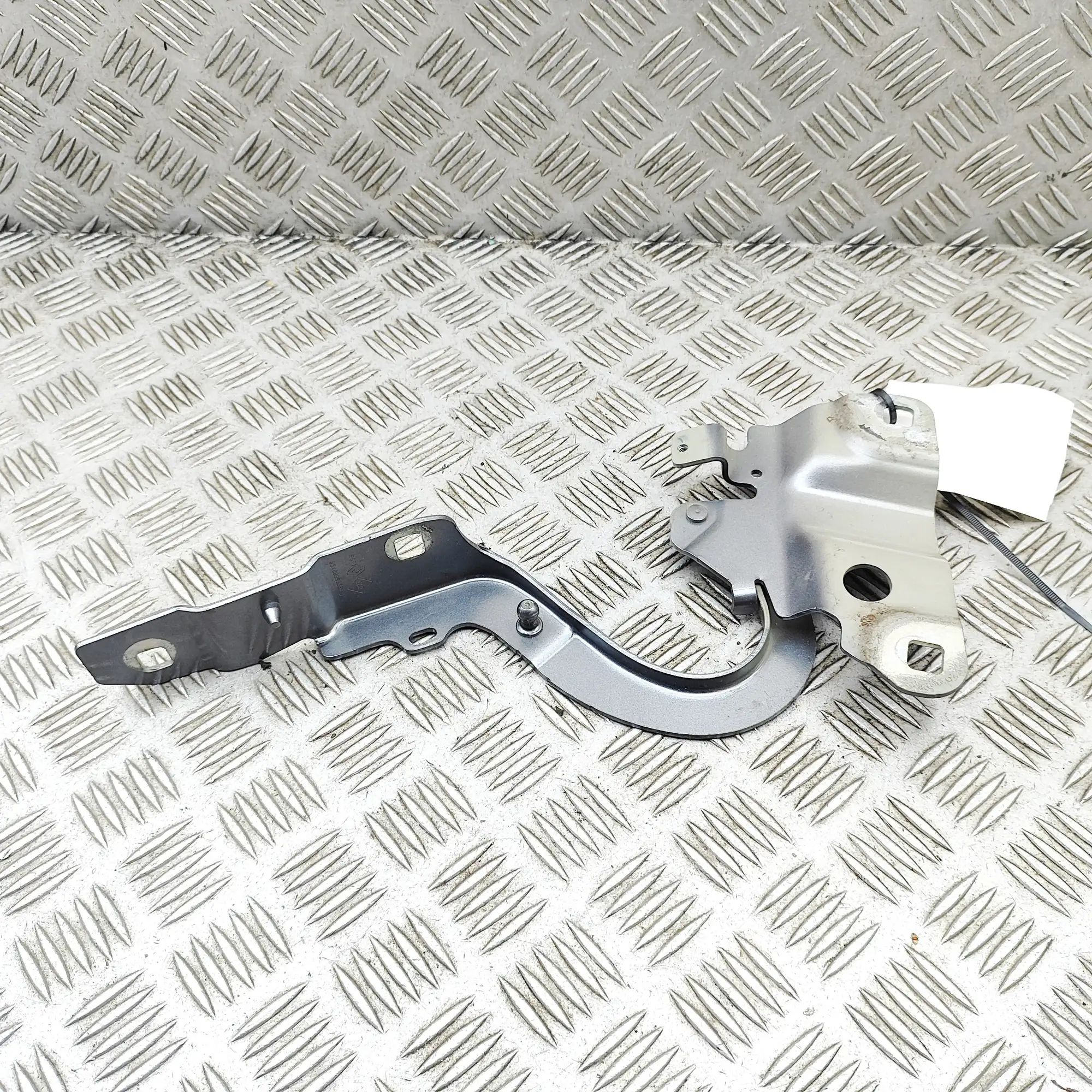 Renault Zoe Bonnet hinge — front right Bonnet hinge — front right — RENAULT ZOE (BFM_)...
