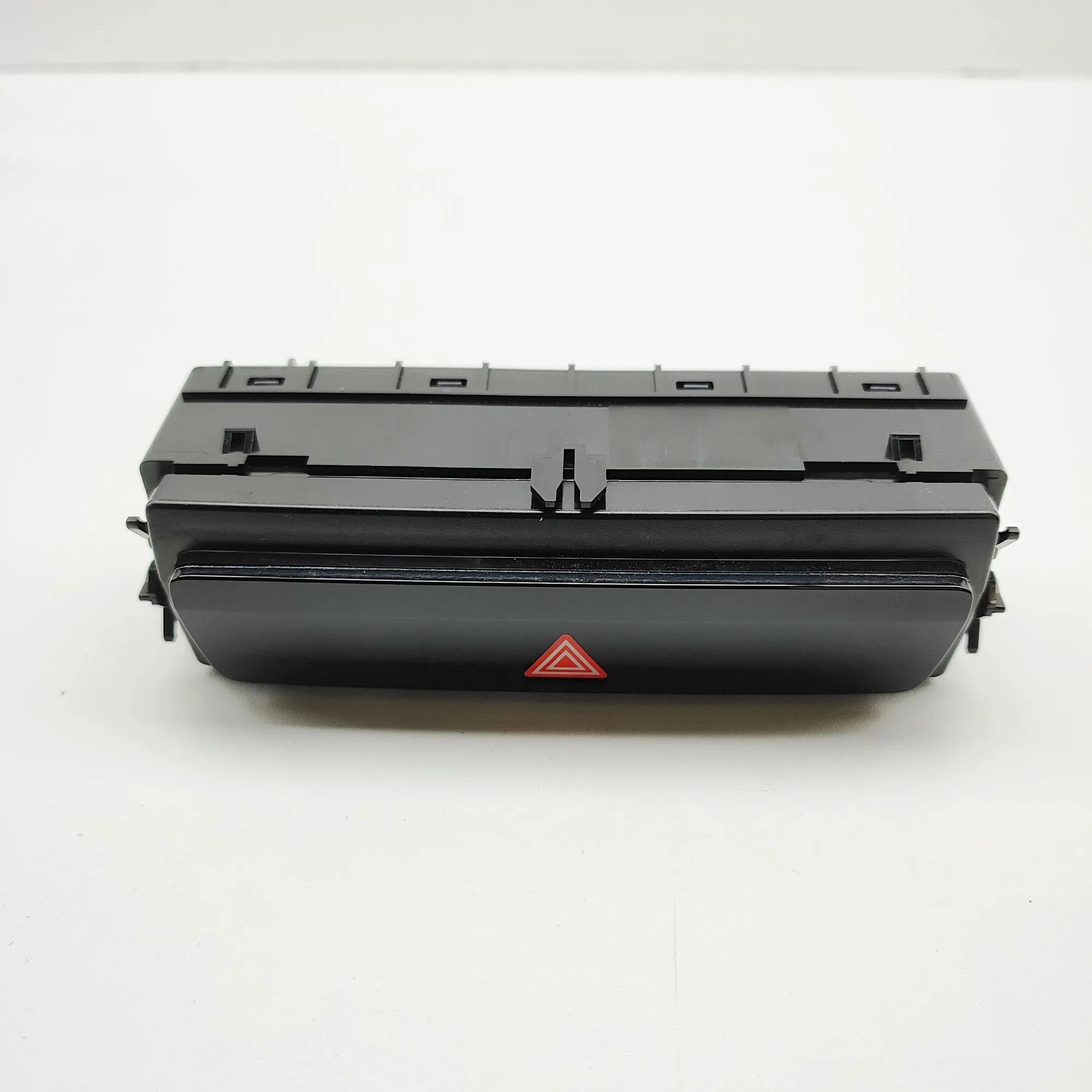 Audi Q4 e-tron Hazard warning switch Hazard warning switch — AUDI Q4 (Sportback F4N)...