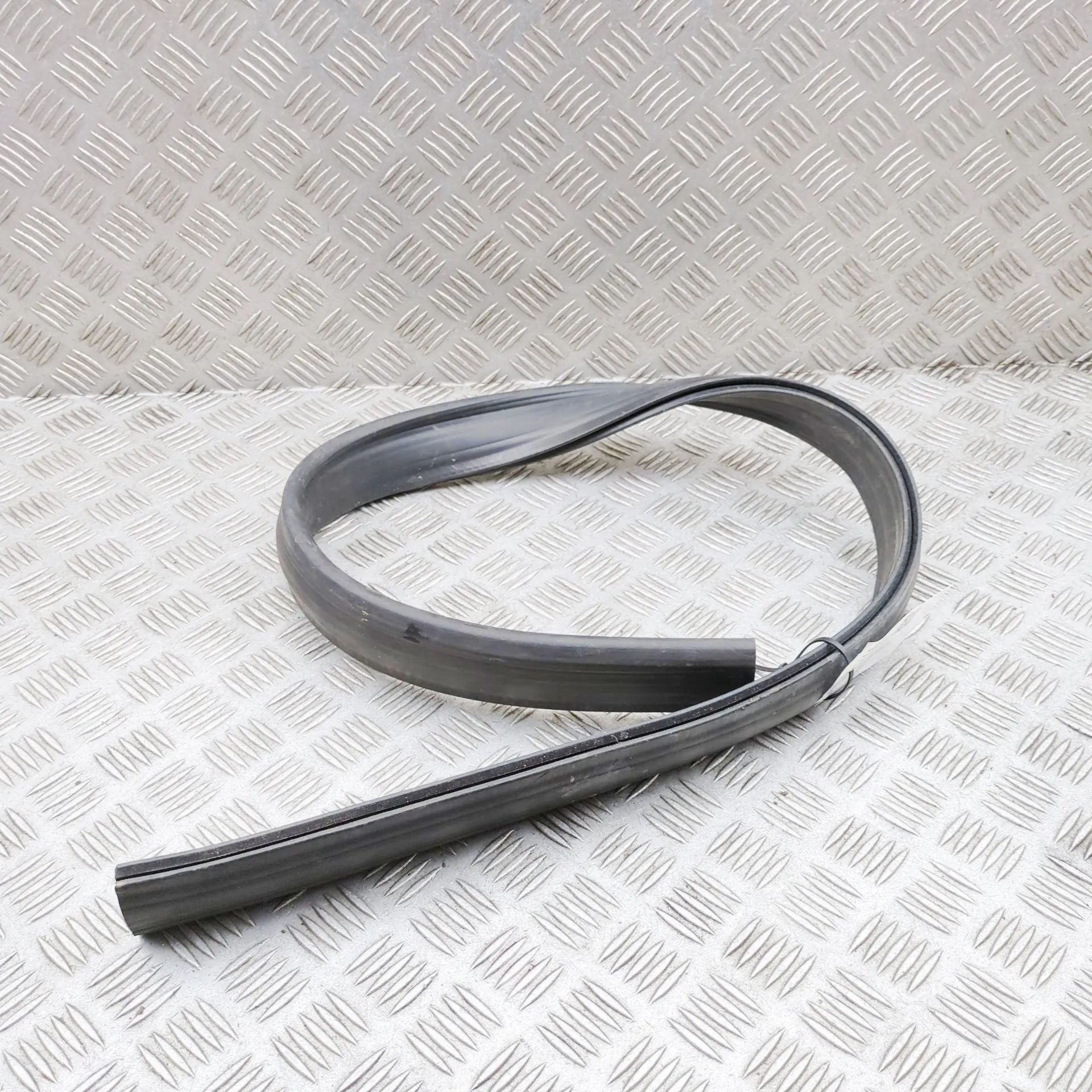 Mercedes-Benz GLB / EQB (X247) Engine rubber seal Engine rubber seal — MERCEDES BENZ EQB (X243) (...
