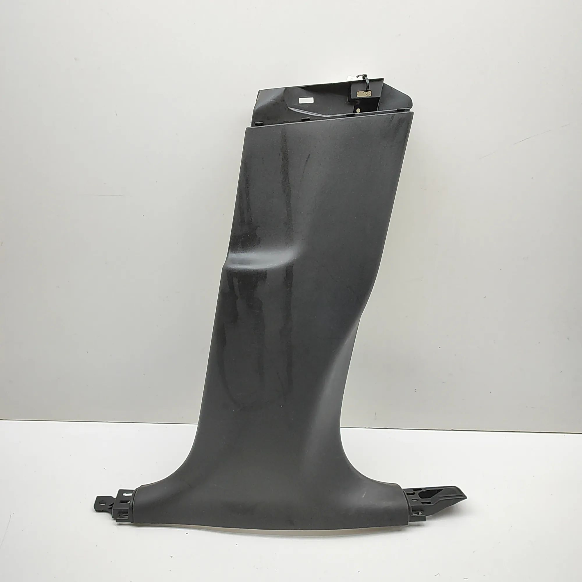 Tesla Model Y B-pillar trim — right B-pillar trim — right — TESLA MODEL Y (2019-......