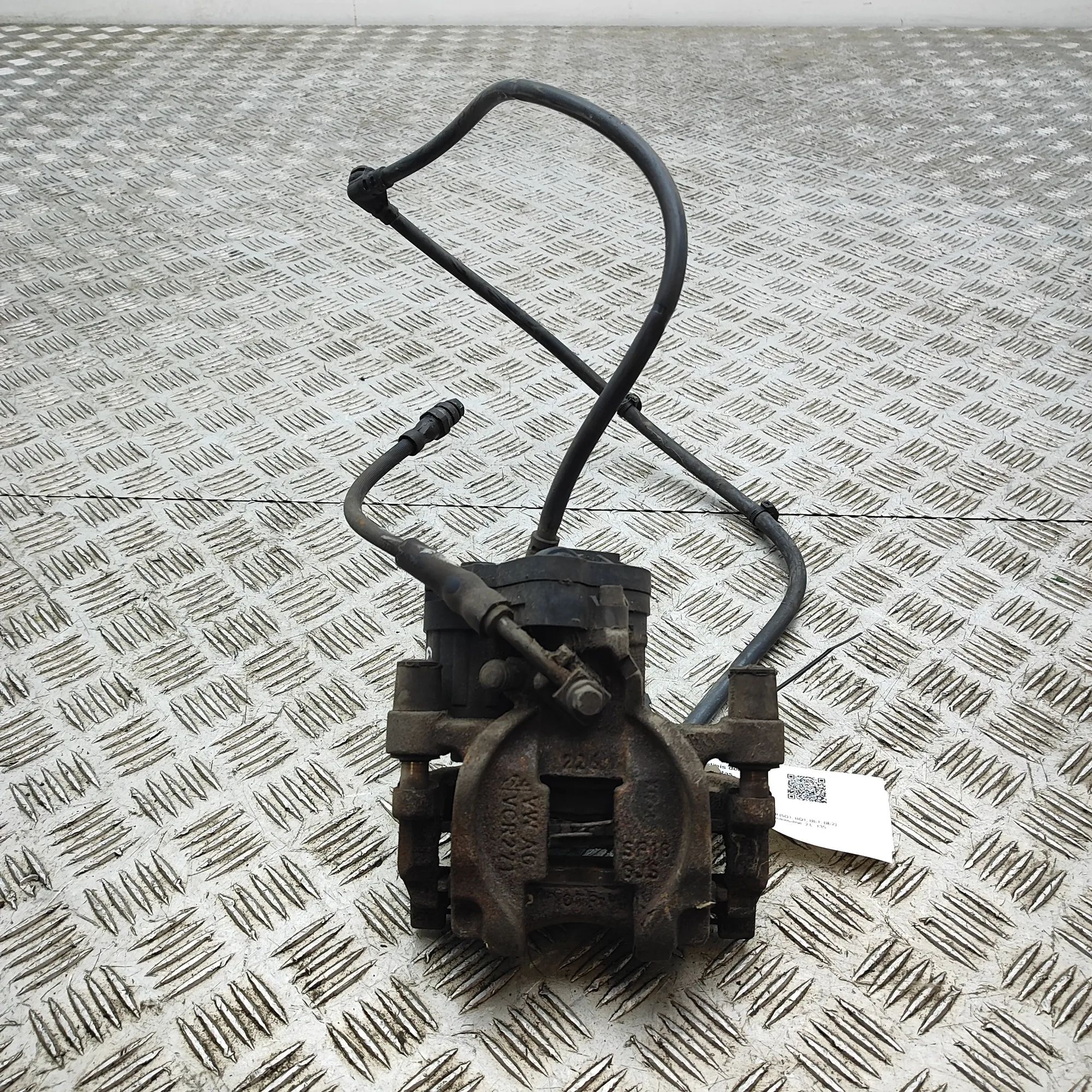 Volkswagen Golf 7 Brake caliper — rear right Brake caliper — rear right — VW GOLF (VII 5G1, ...