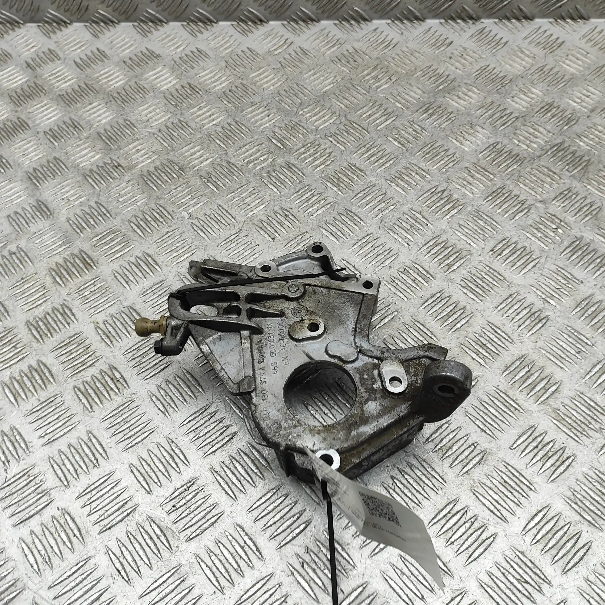 Volkswagen Polo Fuel pump bracket Fuel pump bracket — VW POLO (6R, 6C) (2009-...)...