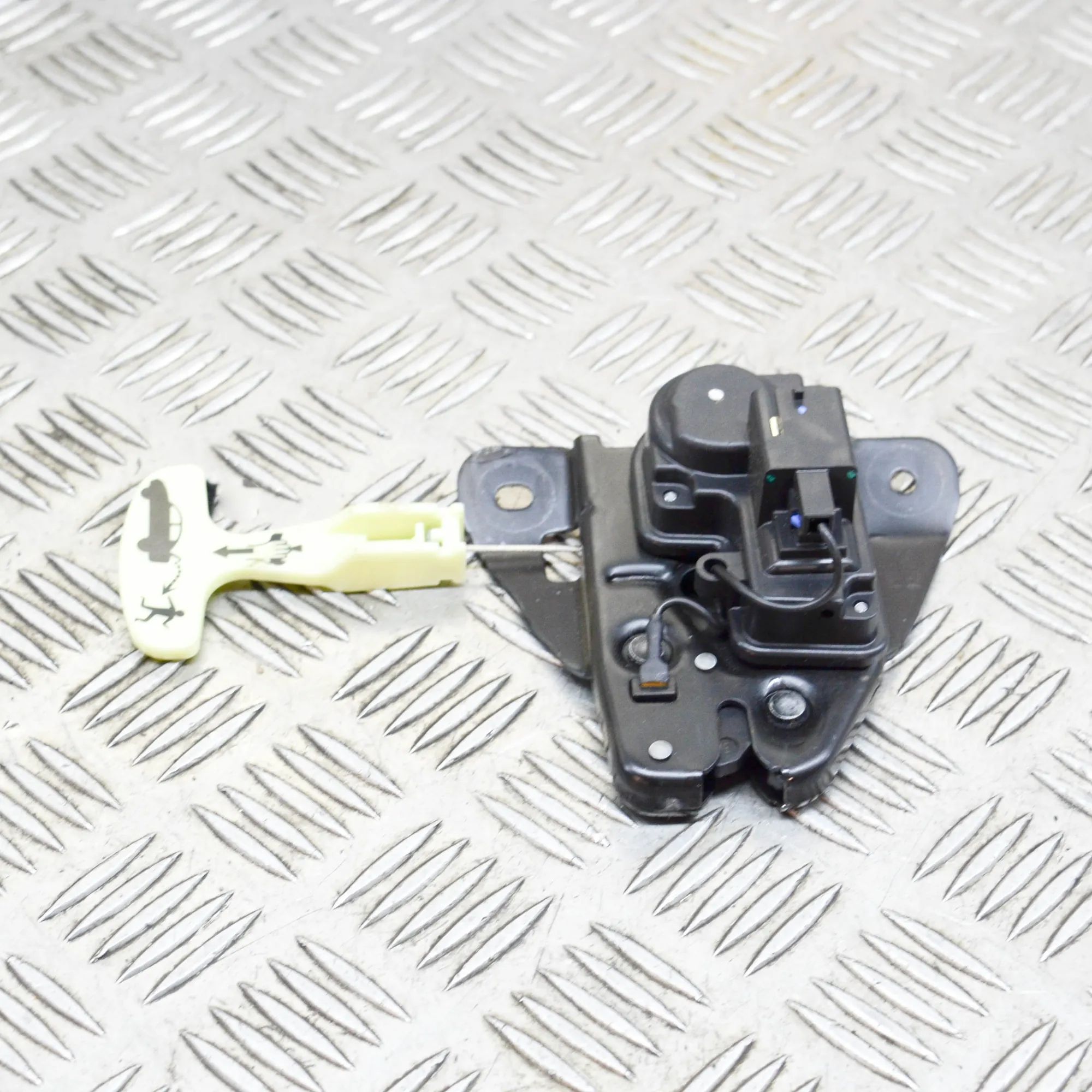 Maserati Quattroporte Tailgate Boot Lock Tailgate Boot Lock — MASERATI QUATTROPORTE (VI)...