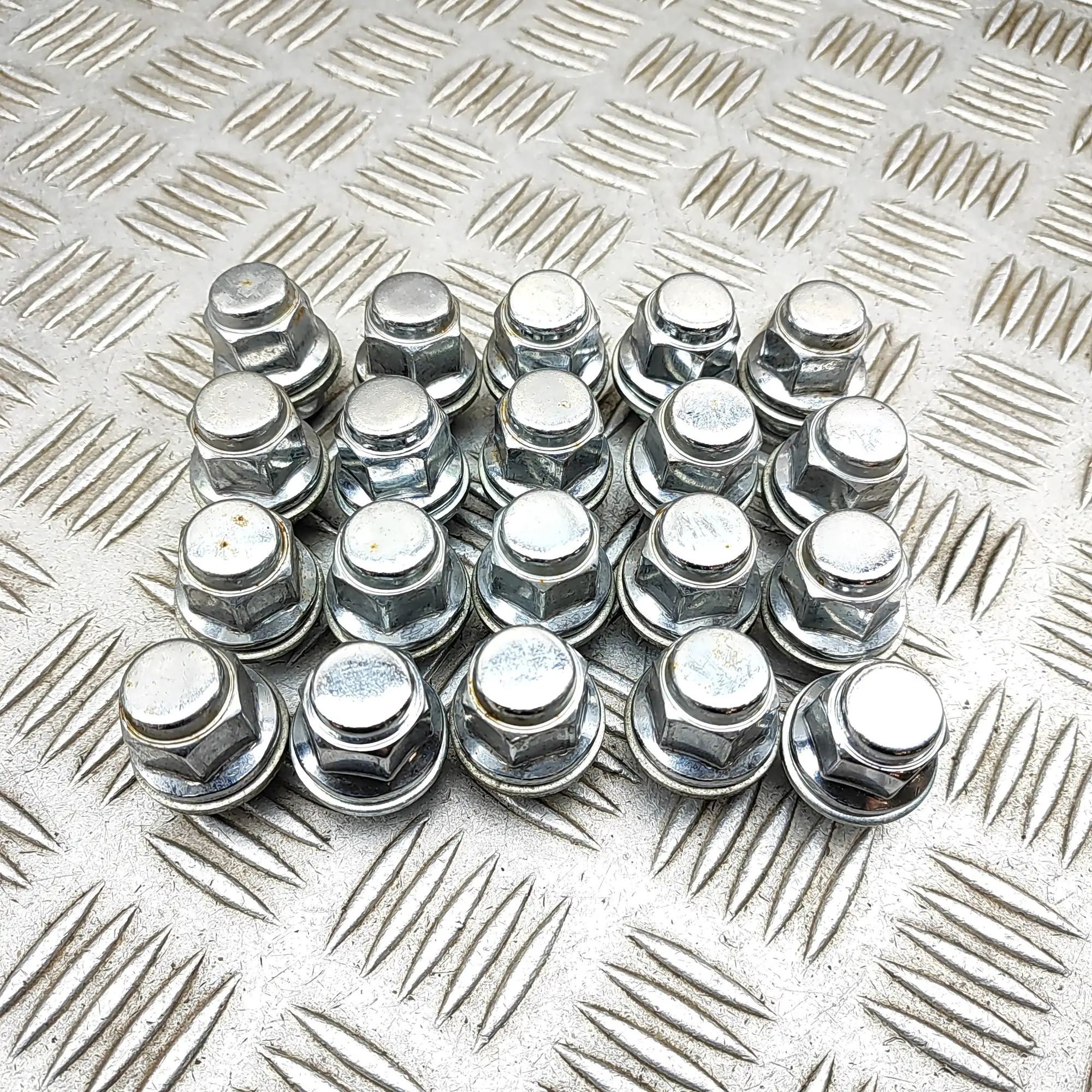 Lexus RX Wheel Screws Kit Wheel Screws Kit — LEXUS RX (_L2_) (2015-...) —...