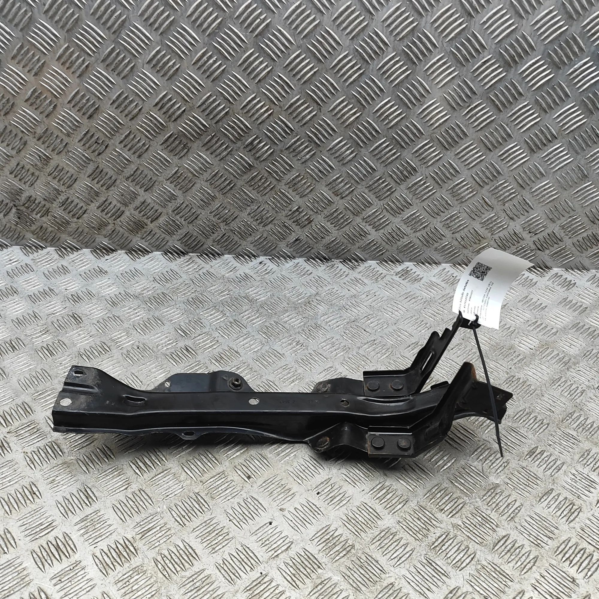 Nissan Leaf Bracket Bracket — NISSAN LEAF (ZE1) (2017-...) — 625E2-...